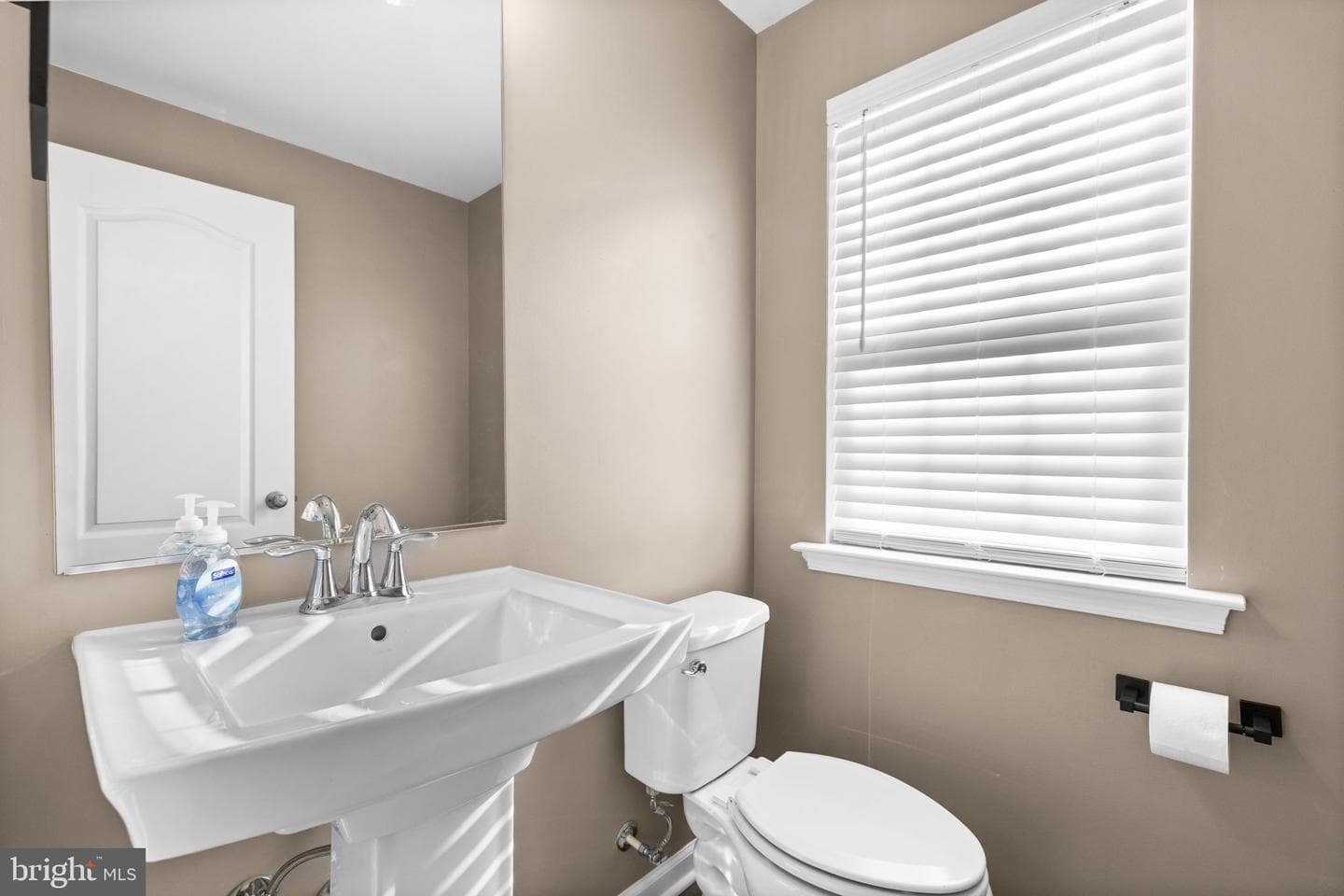 2235 Champions Way photo 27