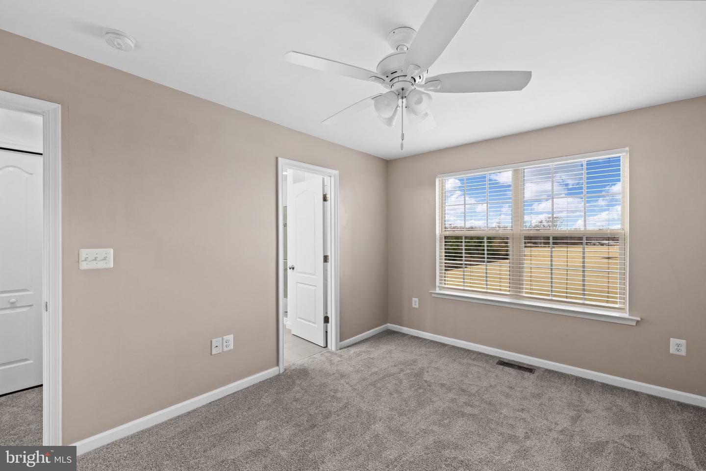 2235 Champions Way photo 31