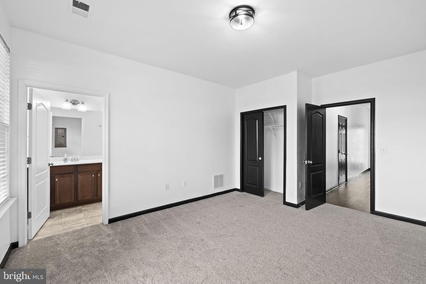2235 Champions Way photo 8