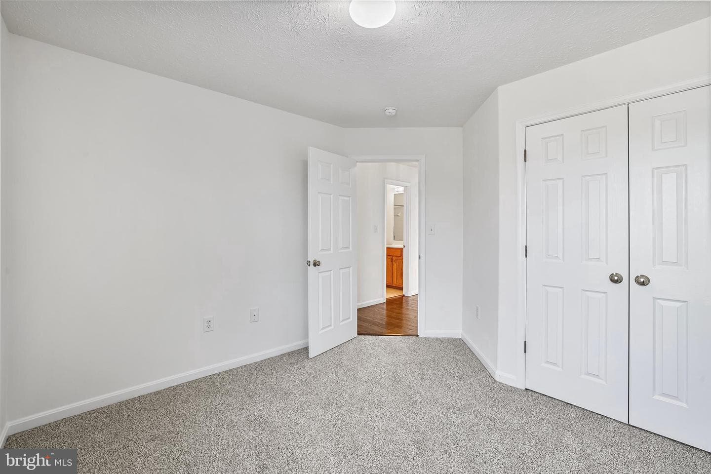 3004 Cahill Street photo 24