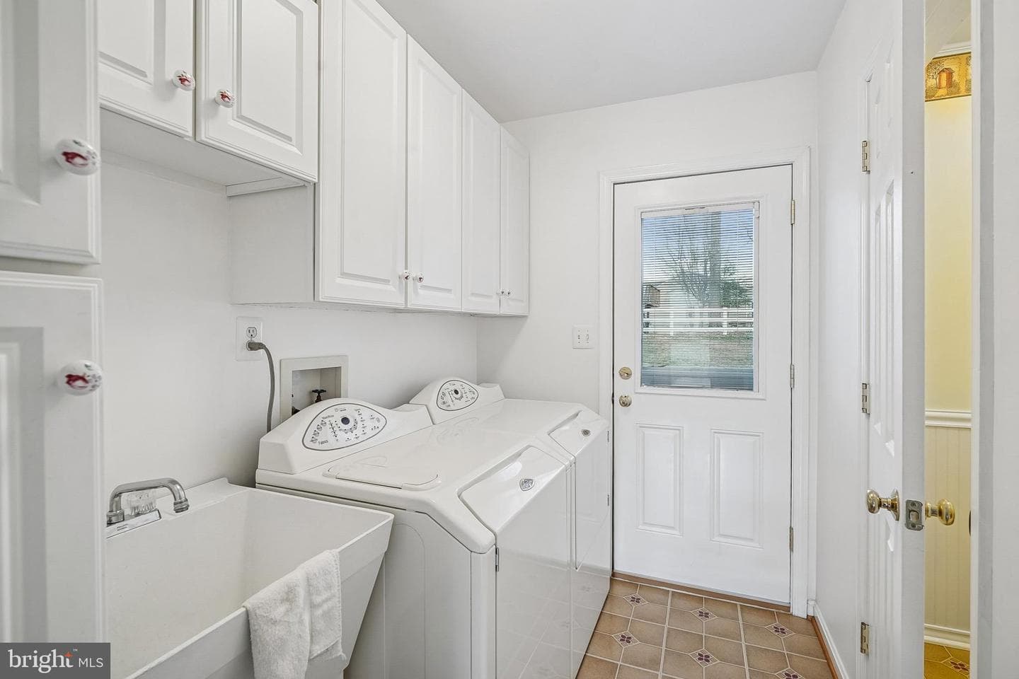 10129 Sharon Springs Drive photo 12
