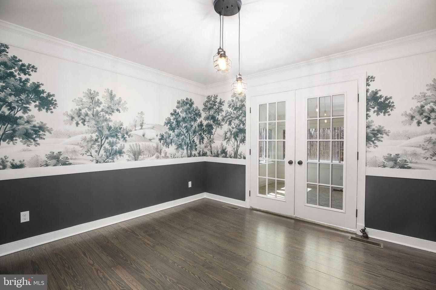 306 Clydesdale Court photo 18