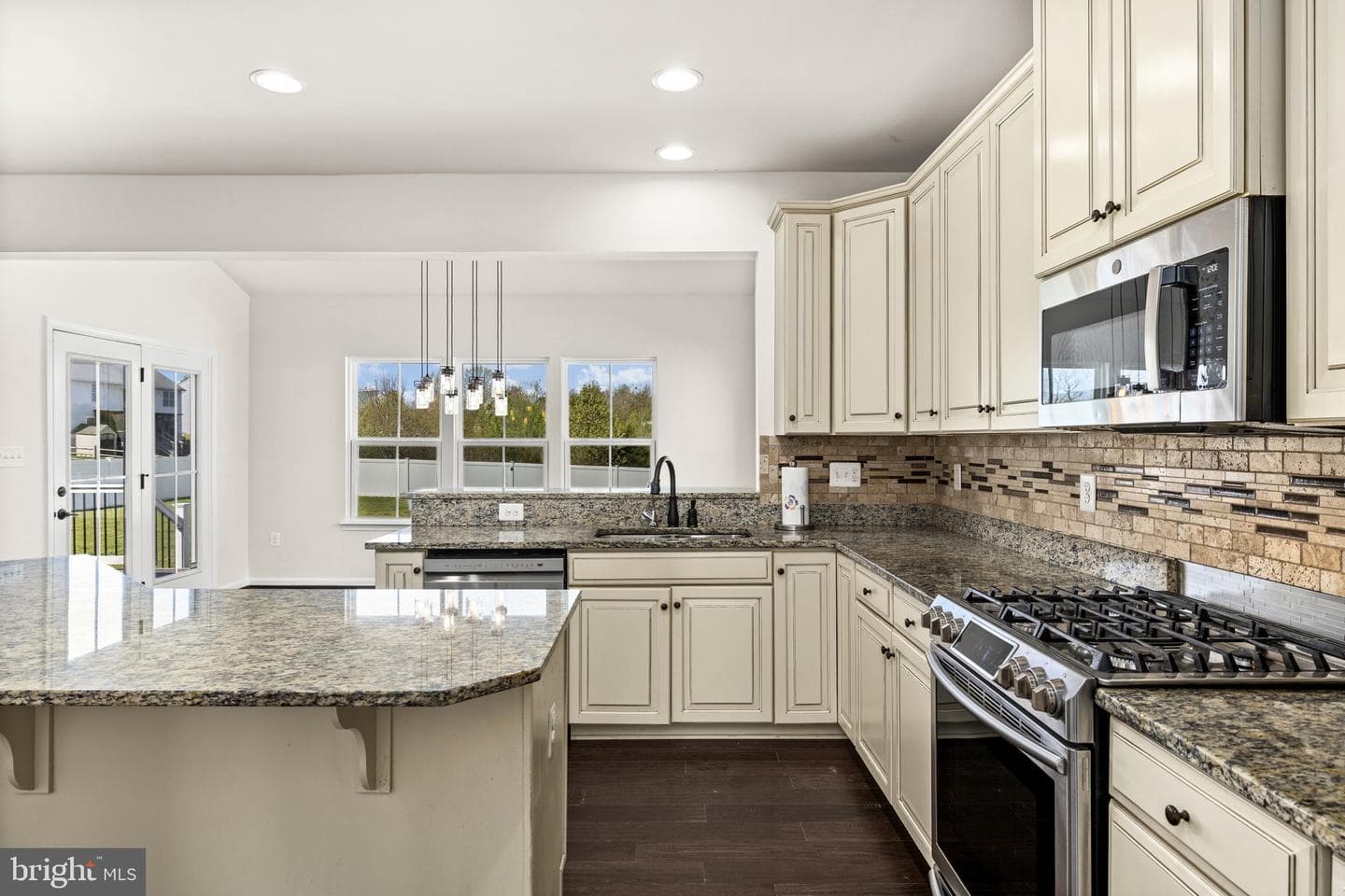 10420 Napoleon Street photo 11