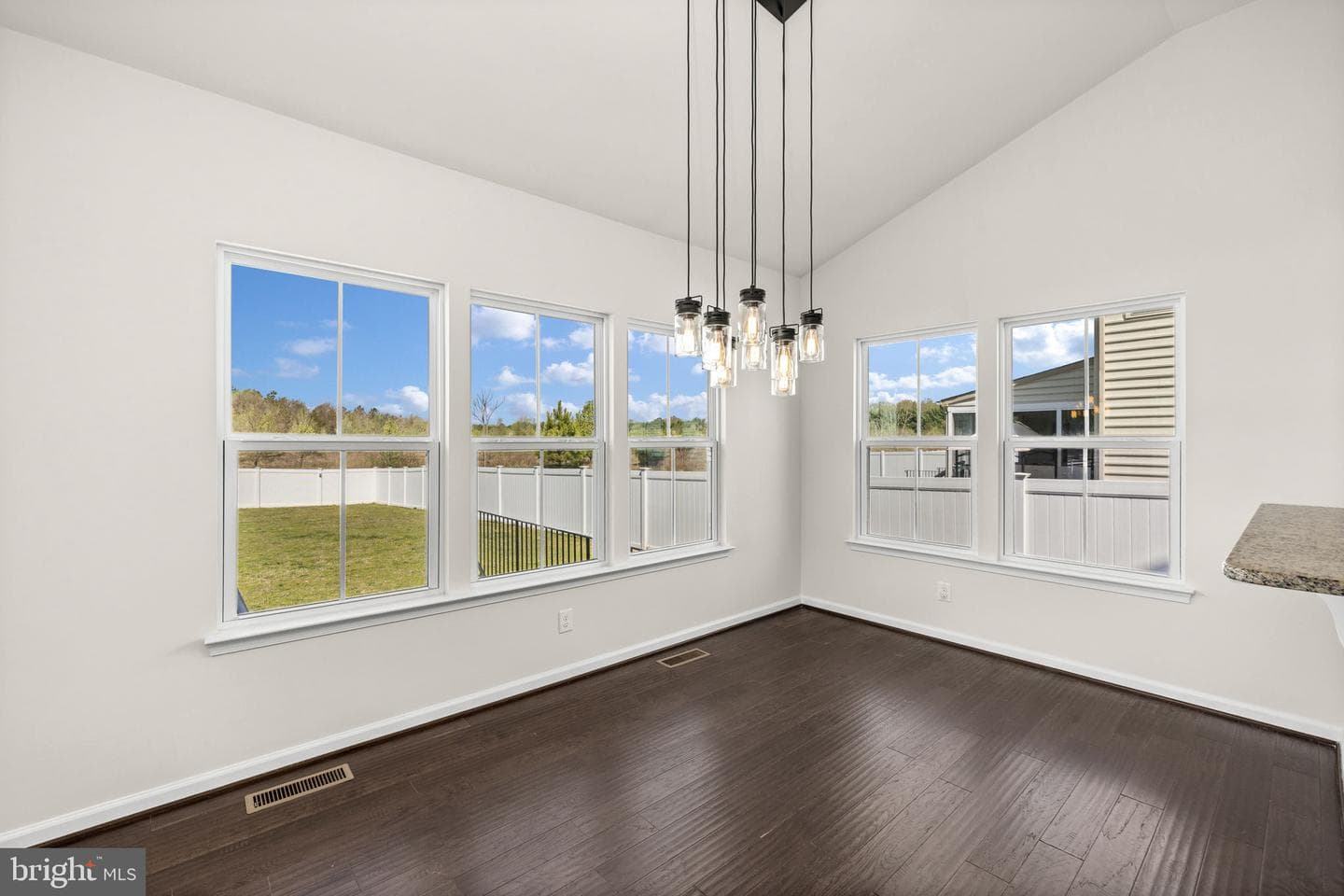 10420 Napoleon Street photo 17