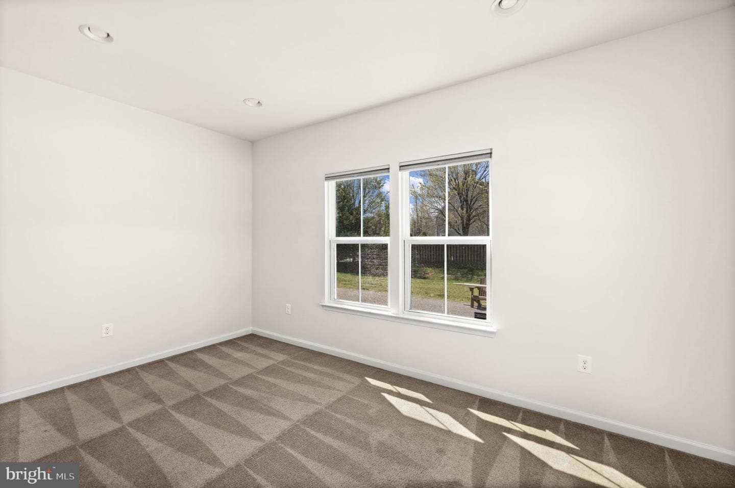 10420 Napoleon Street photo 24