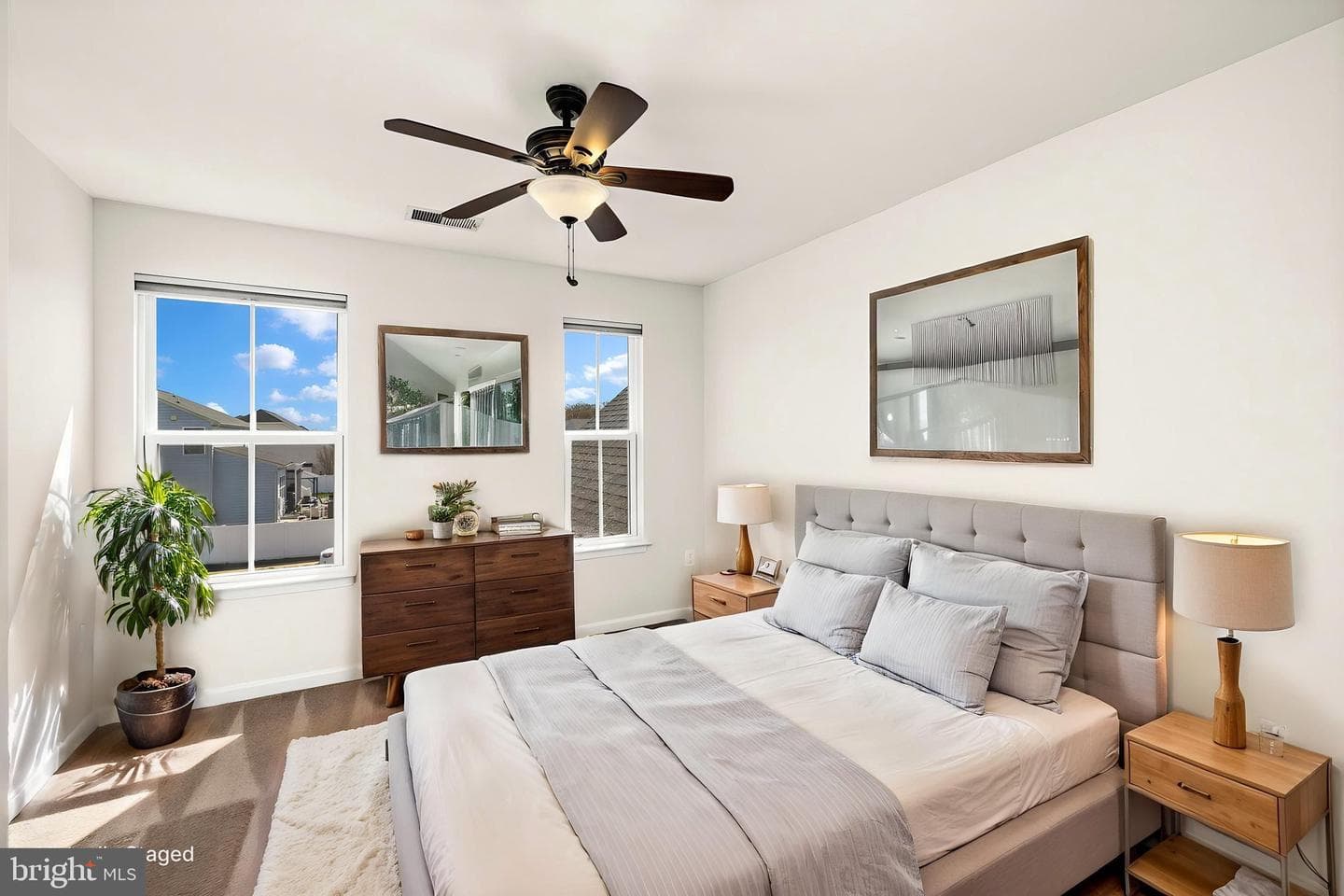 10420 Napoleon Street photo 37