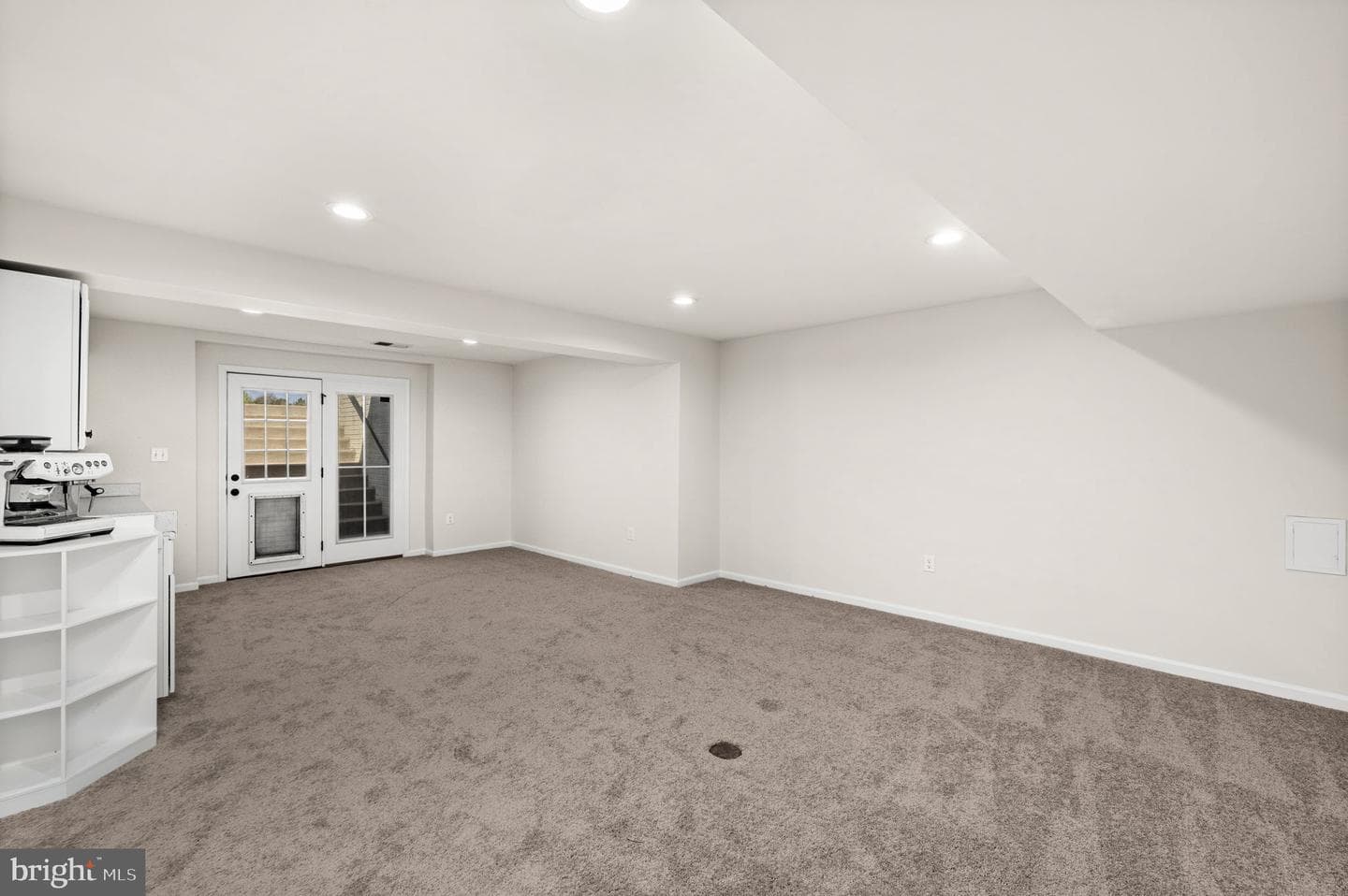 10420 Napoleon Street photo 52