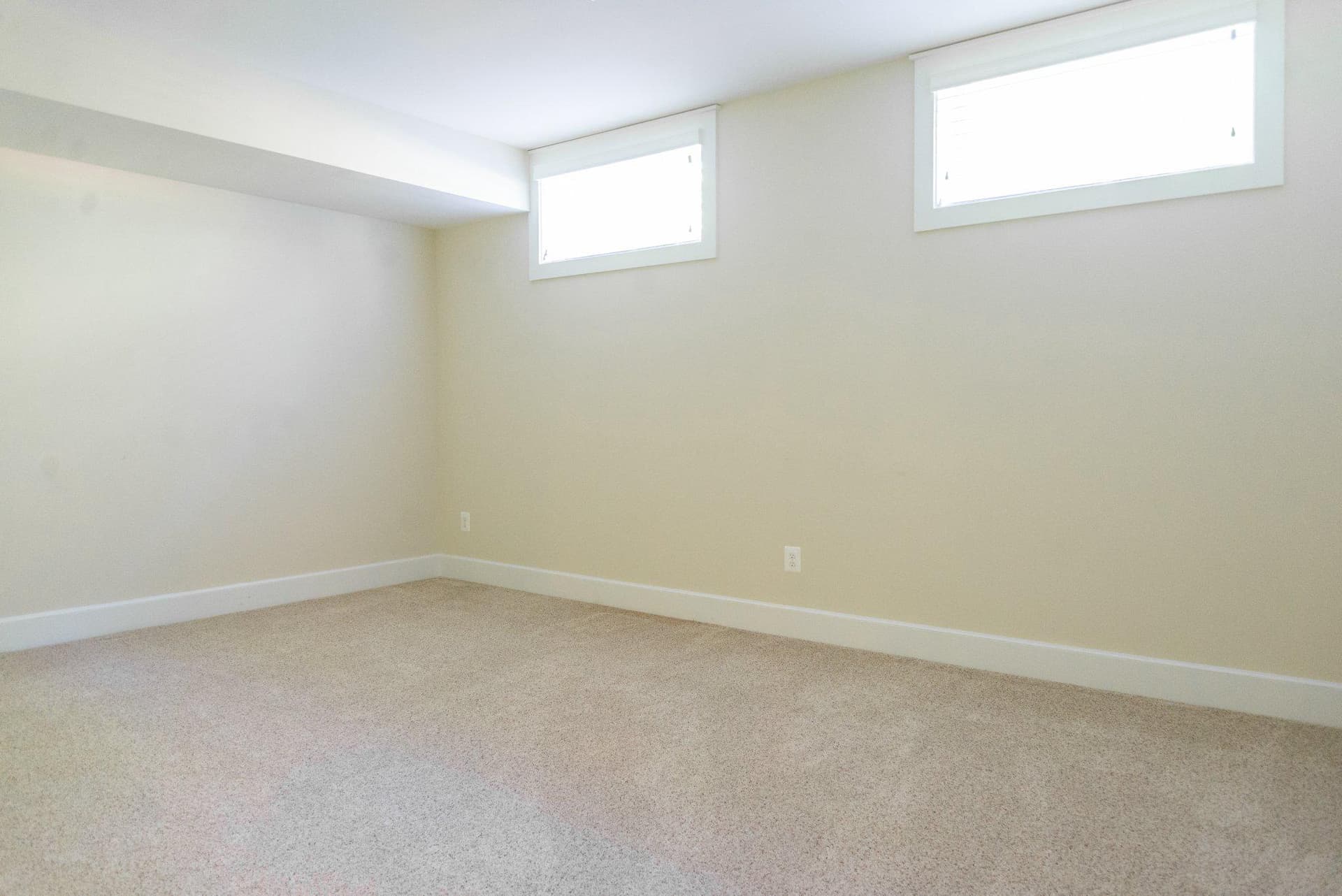 10916 Olive View Drive photo 31