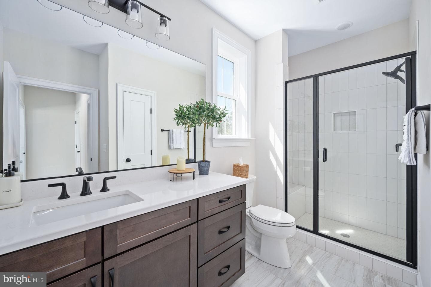 10912 Downton Avenue photo 27