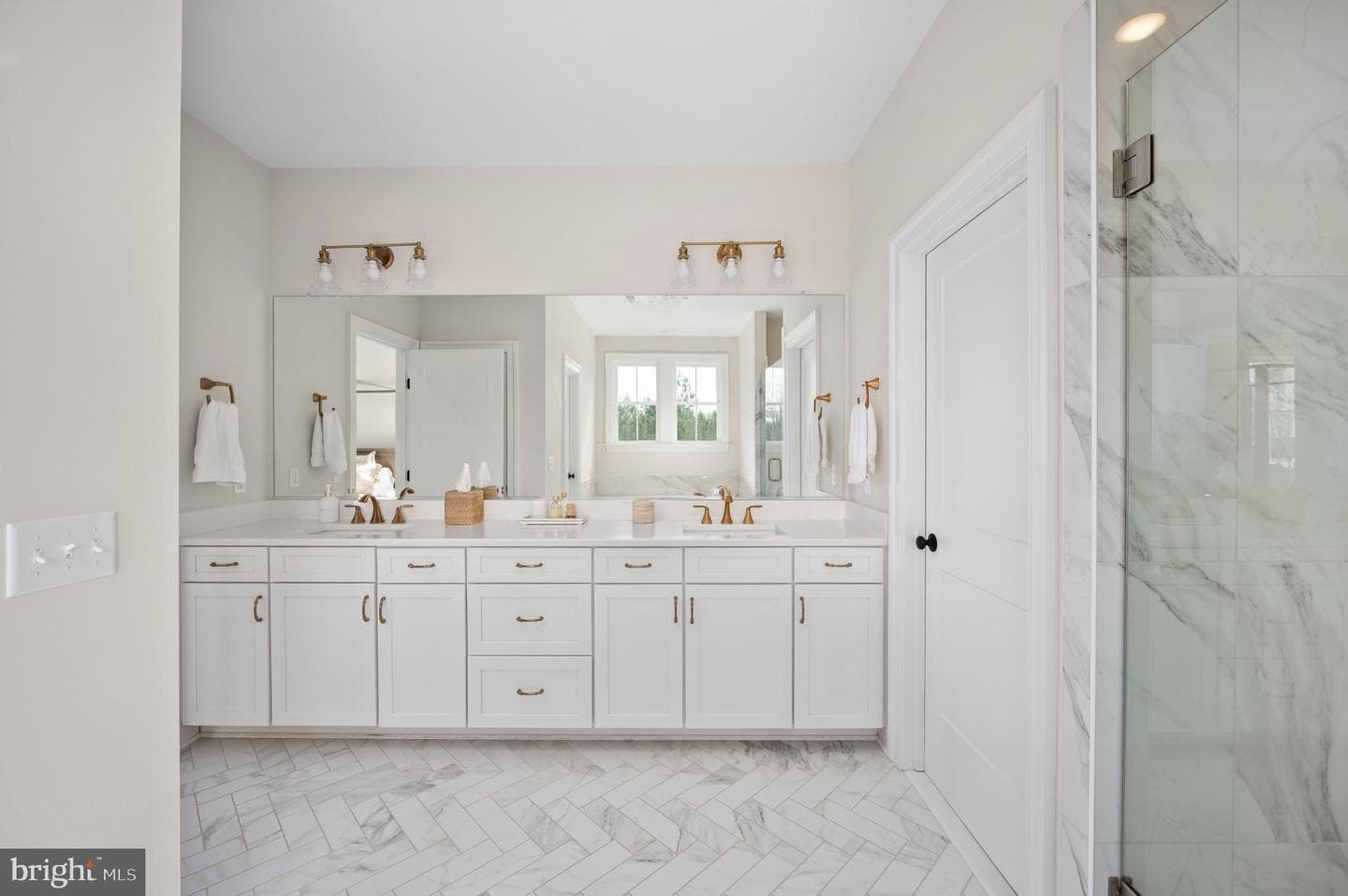 10912 Downton Avenue photo 38
