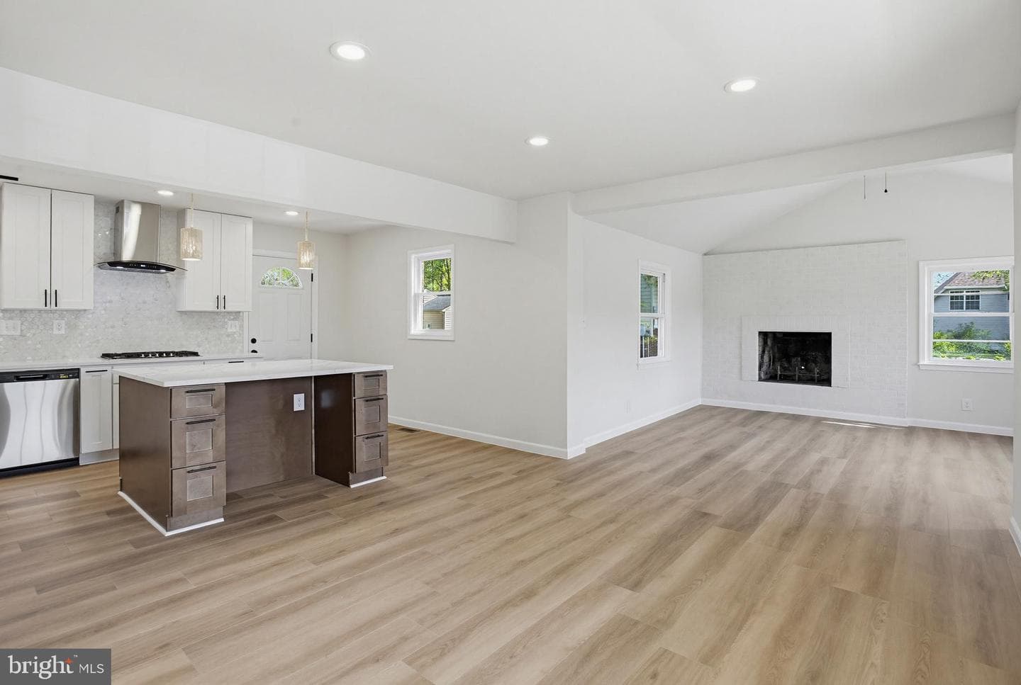 4205 Amelia Drive photo 13