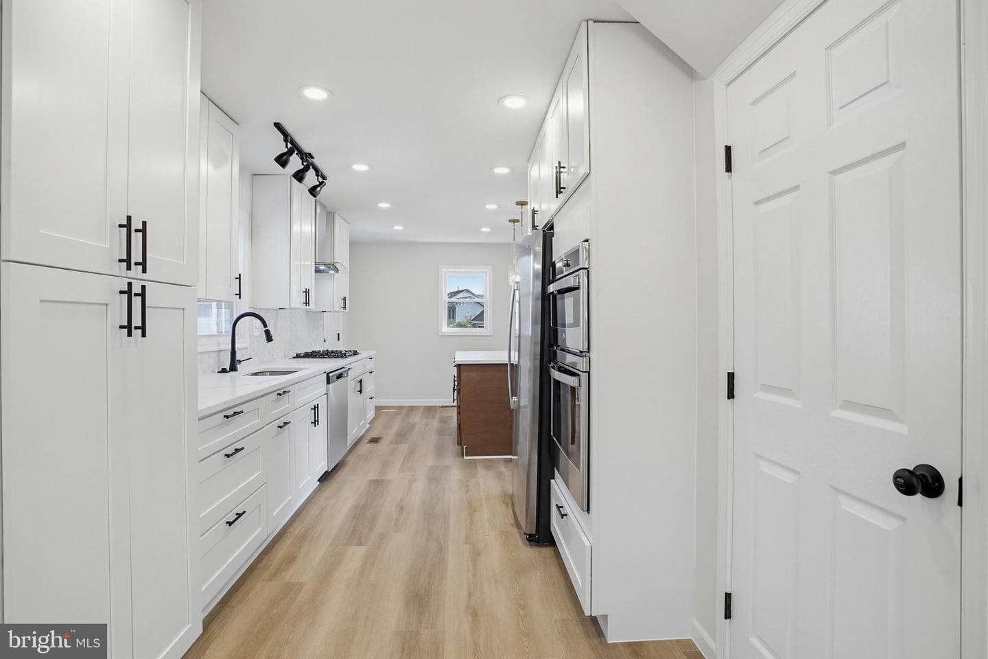4205 Amelia Drive photo 9
