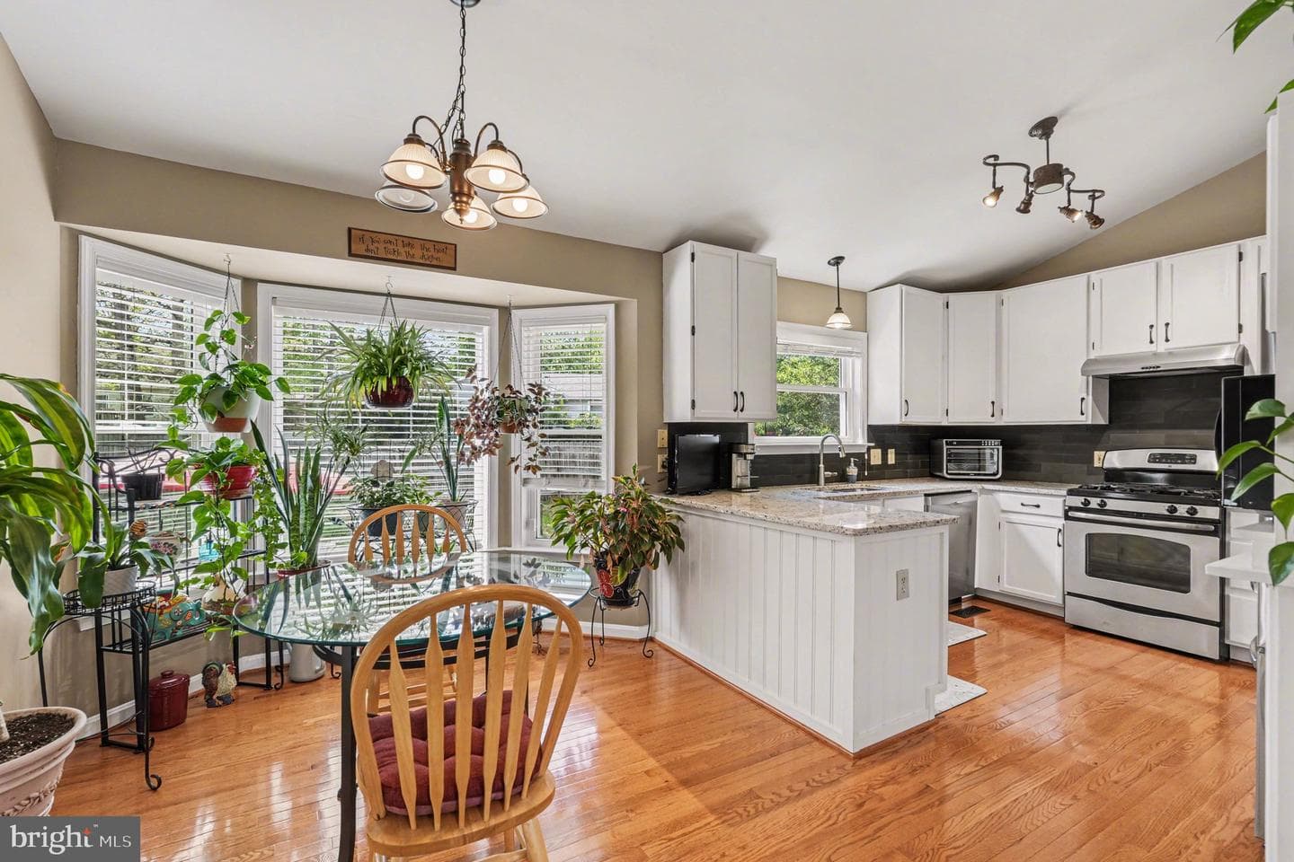 10612 Crestwood Drive photo 6
