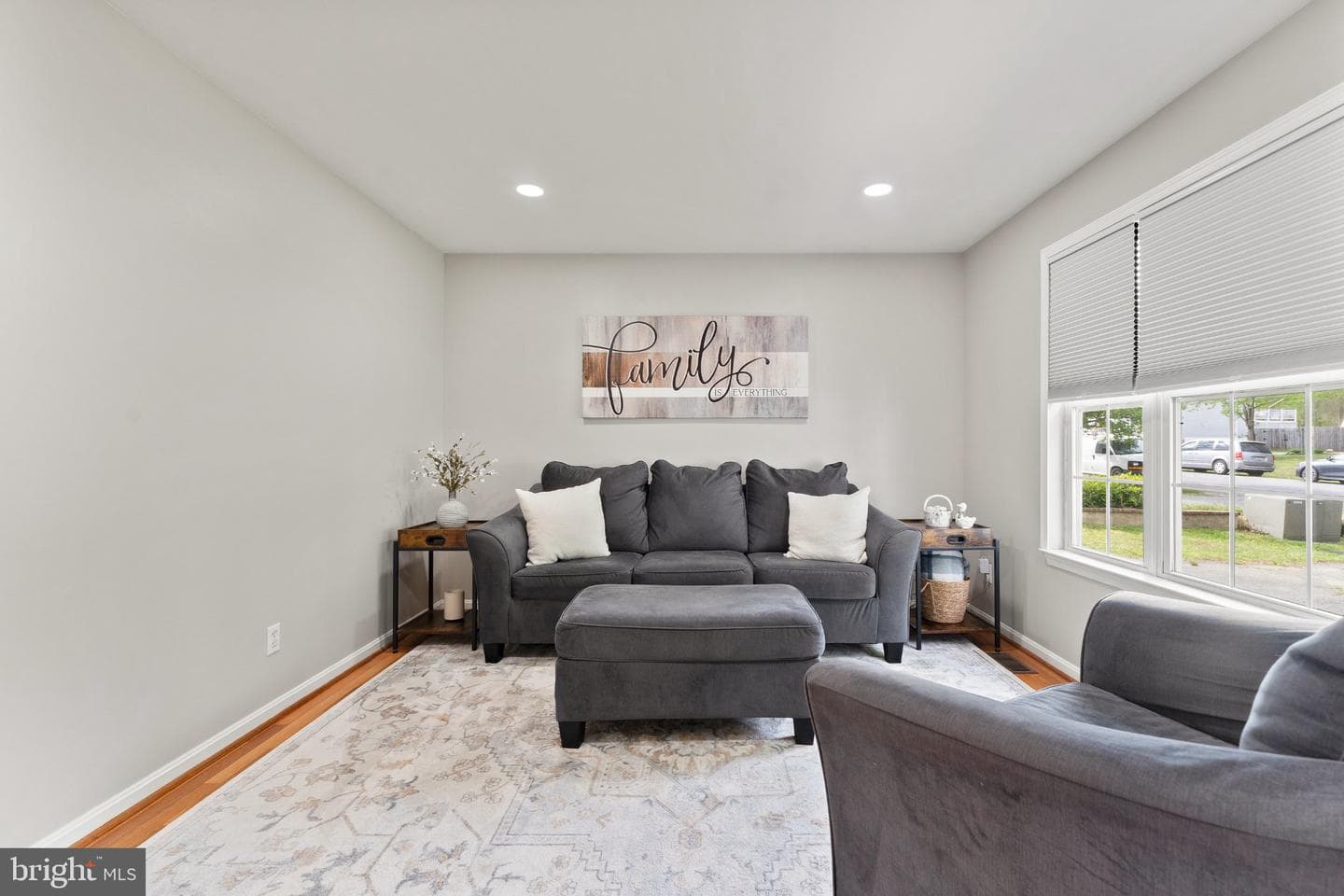 8811 Kent Court photo 17