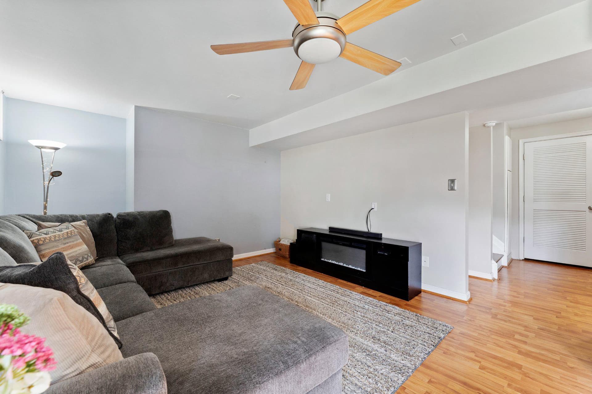 8811 Kent Court photo 26