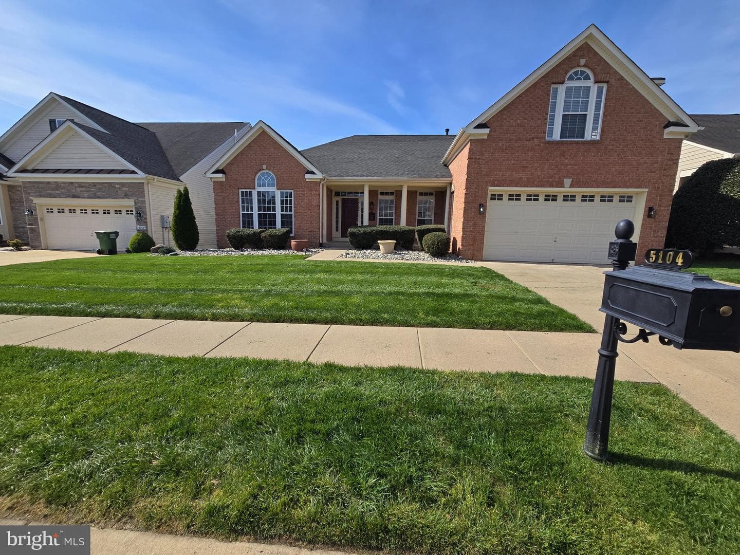 5104 Sewells Pointe Drive photo 1