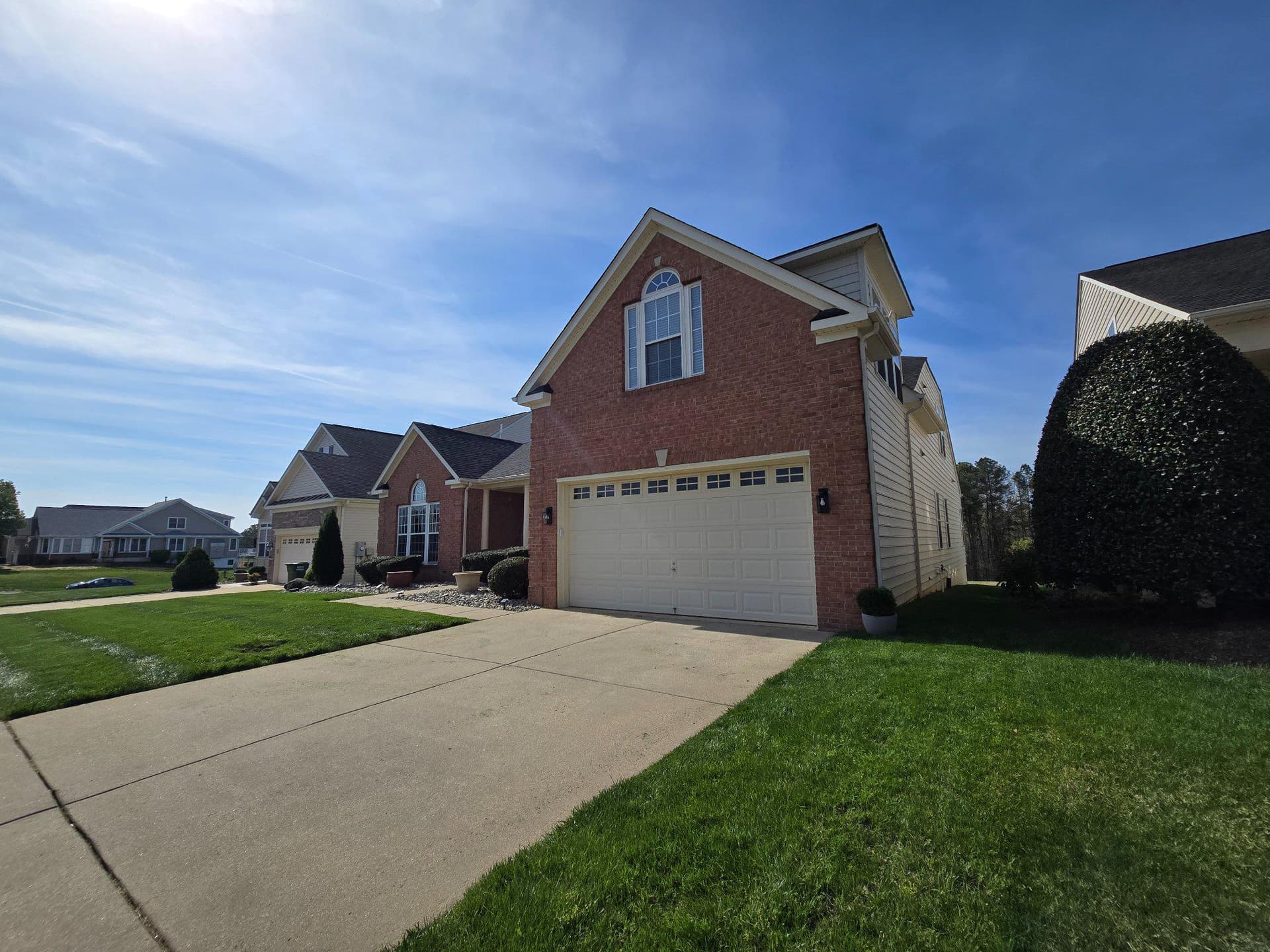5104 Sewells Pointe Drive photo 2