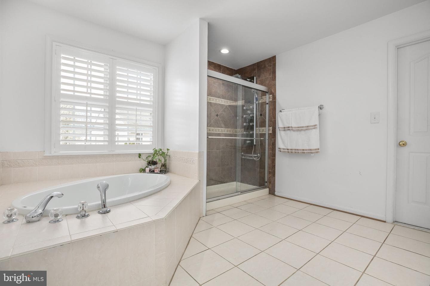 10804 Tides Court photo 36