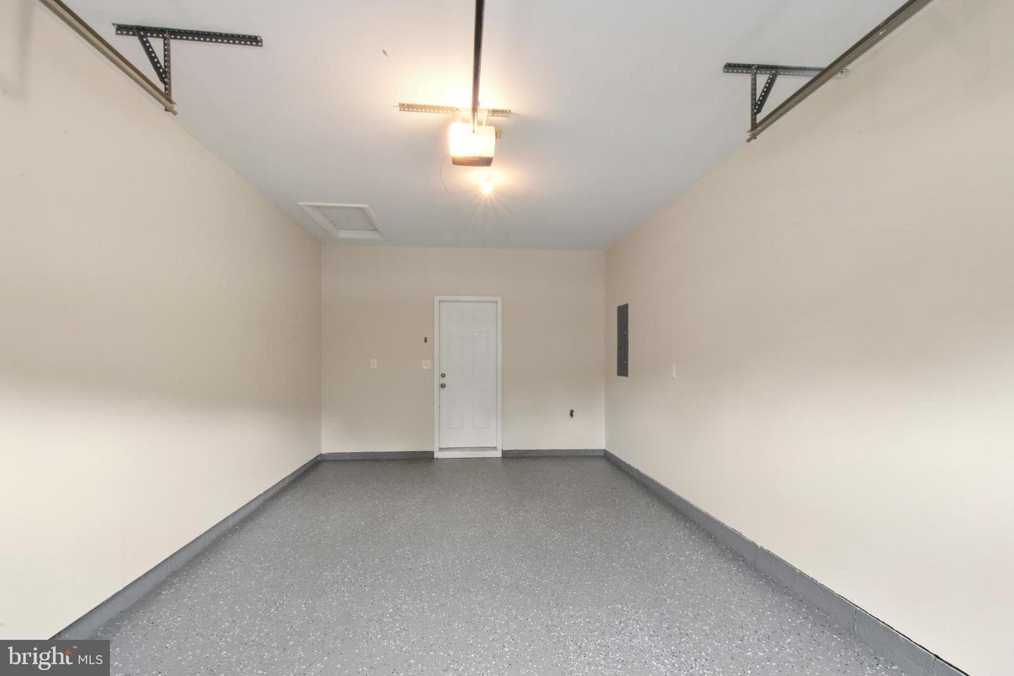 7112 Radford photo 22
