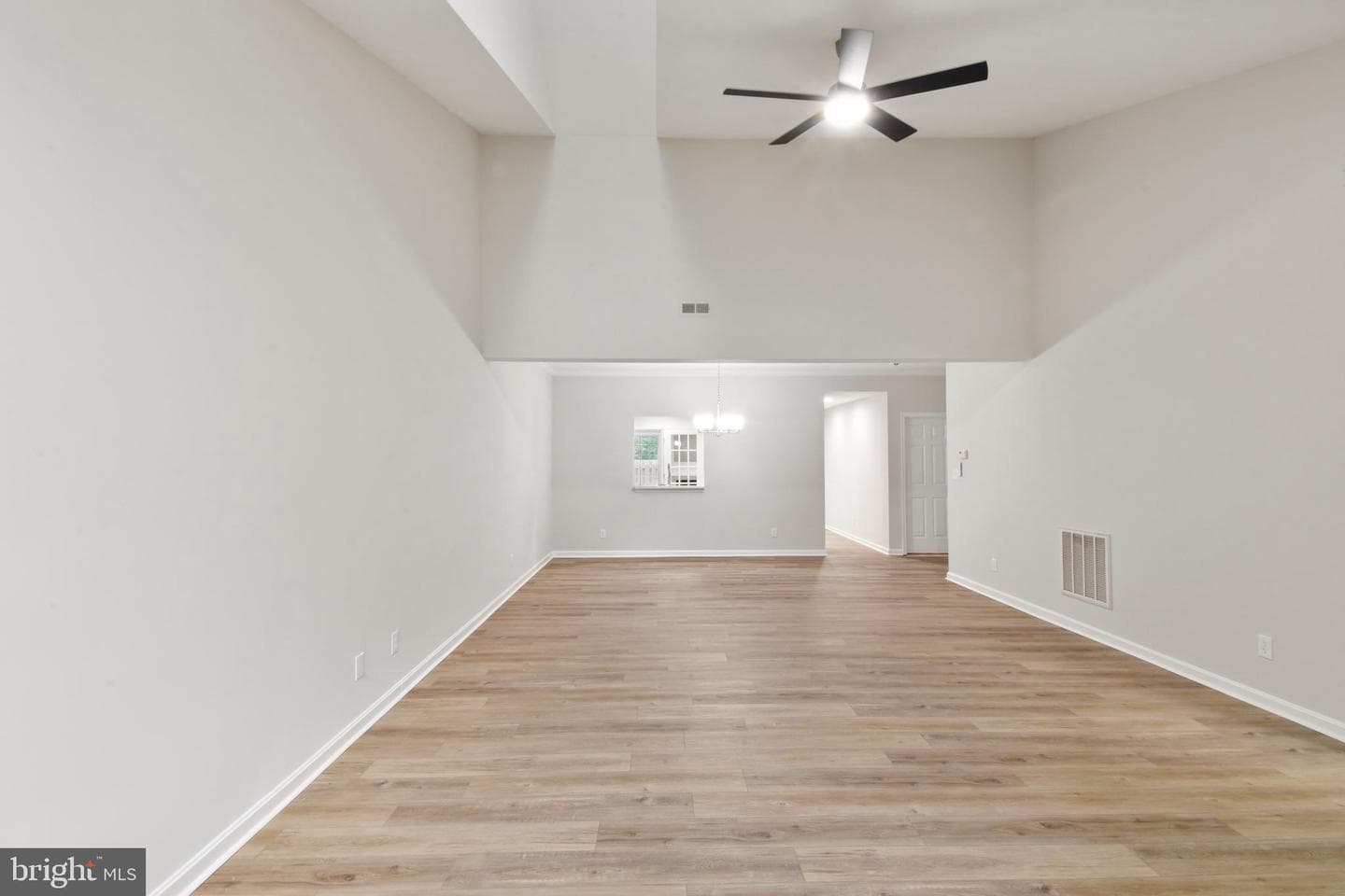 7112 Radford photo 4