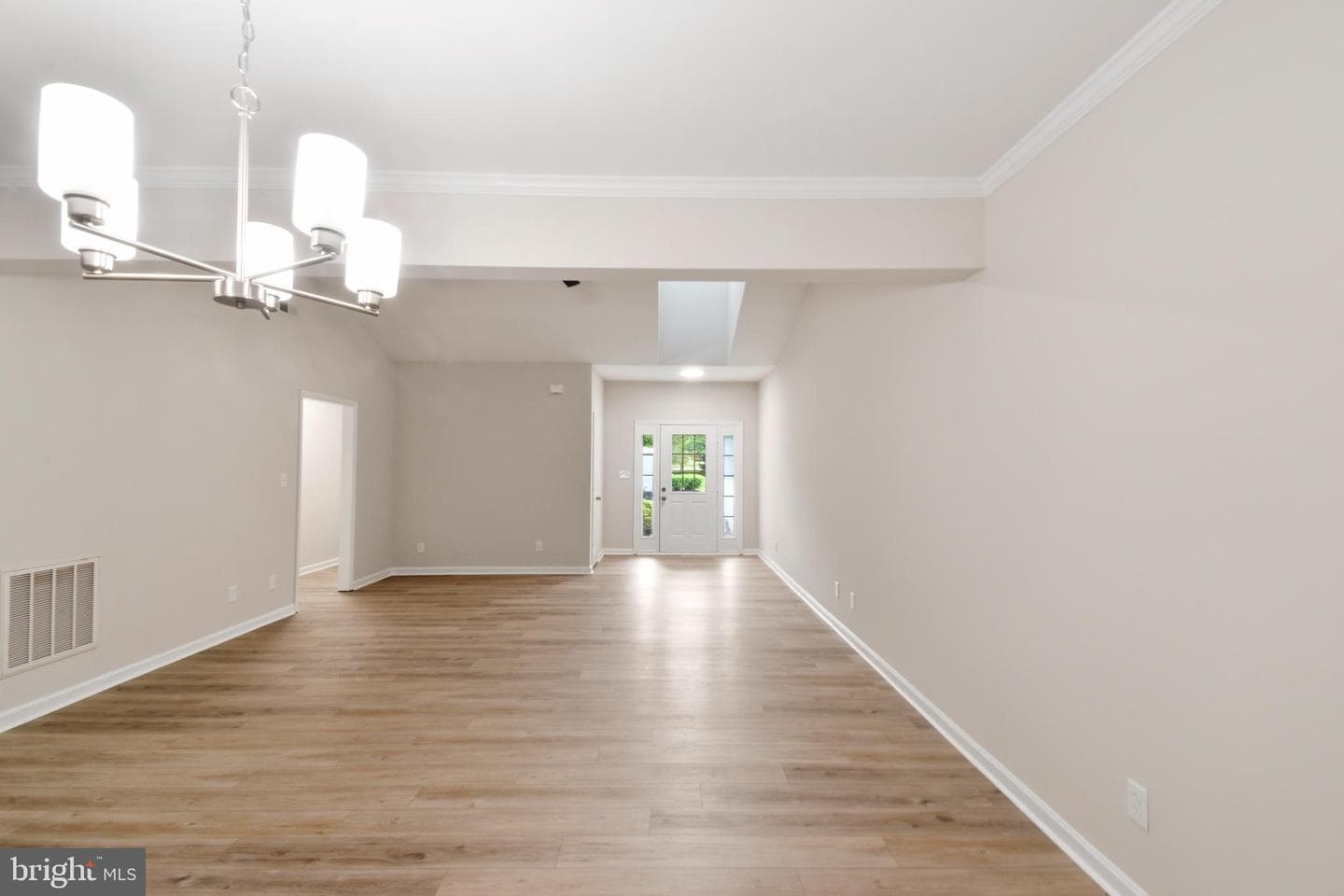 7112 Radford photo 5