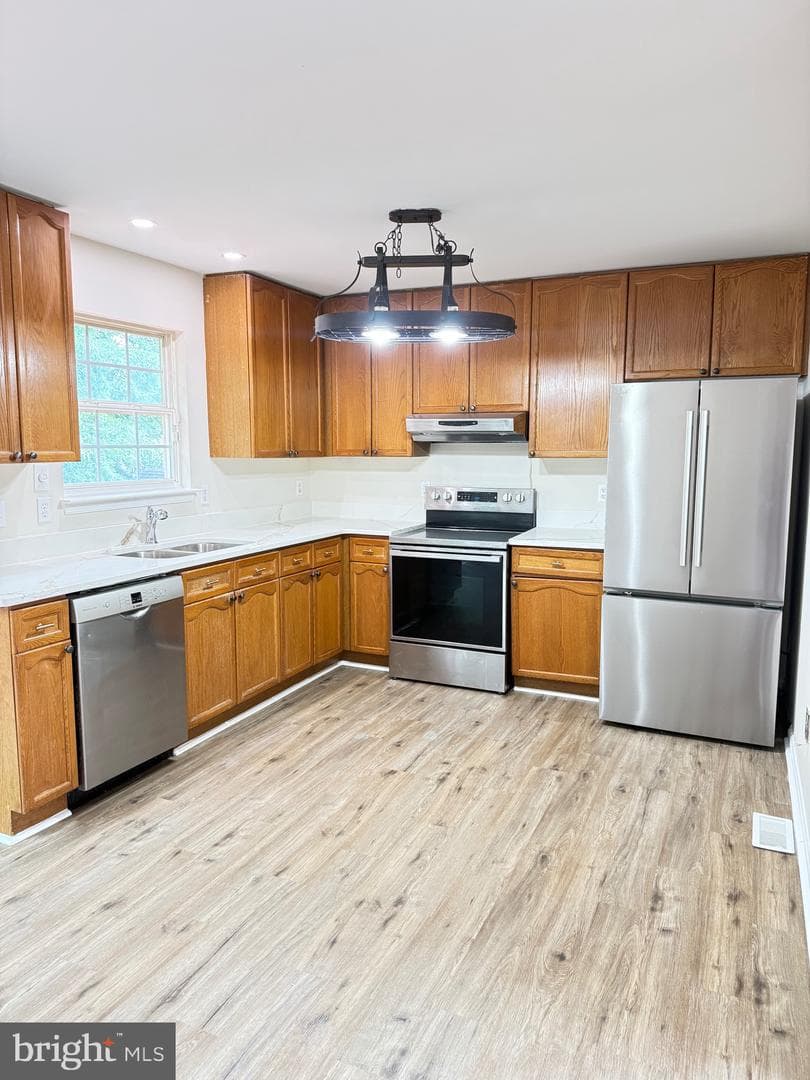 5703 Westchester Lane photo 4