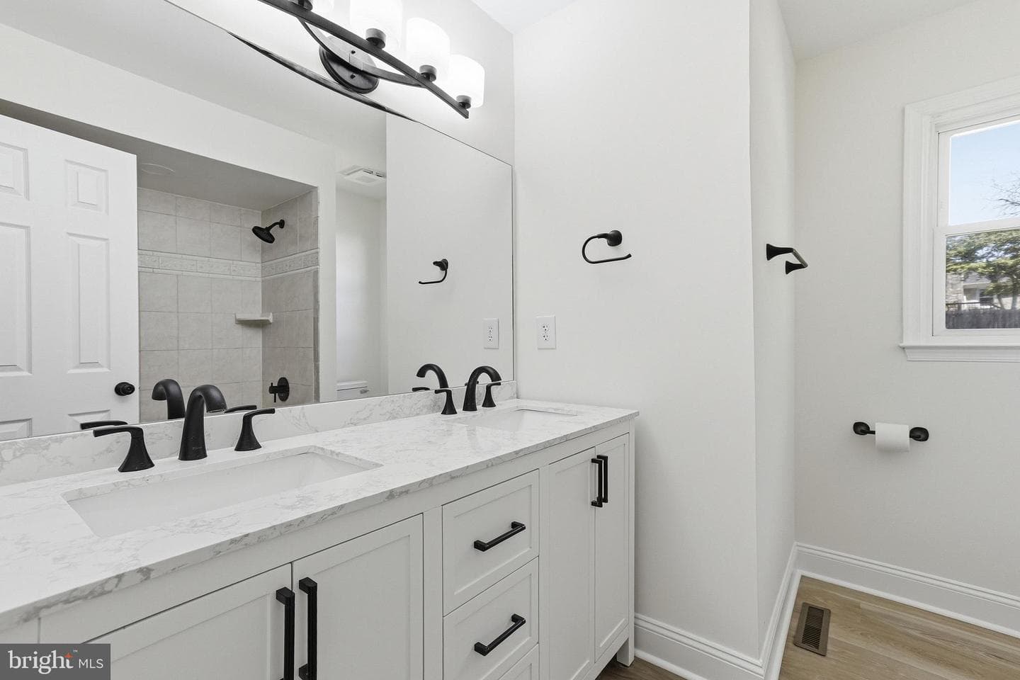 310 Sycamore Drive photo 21