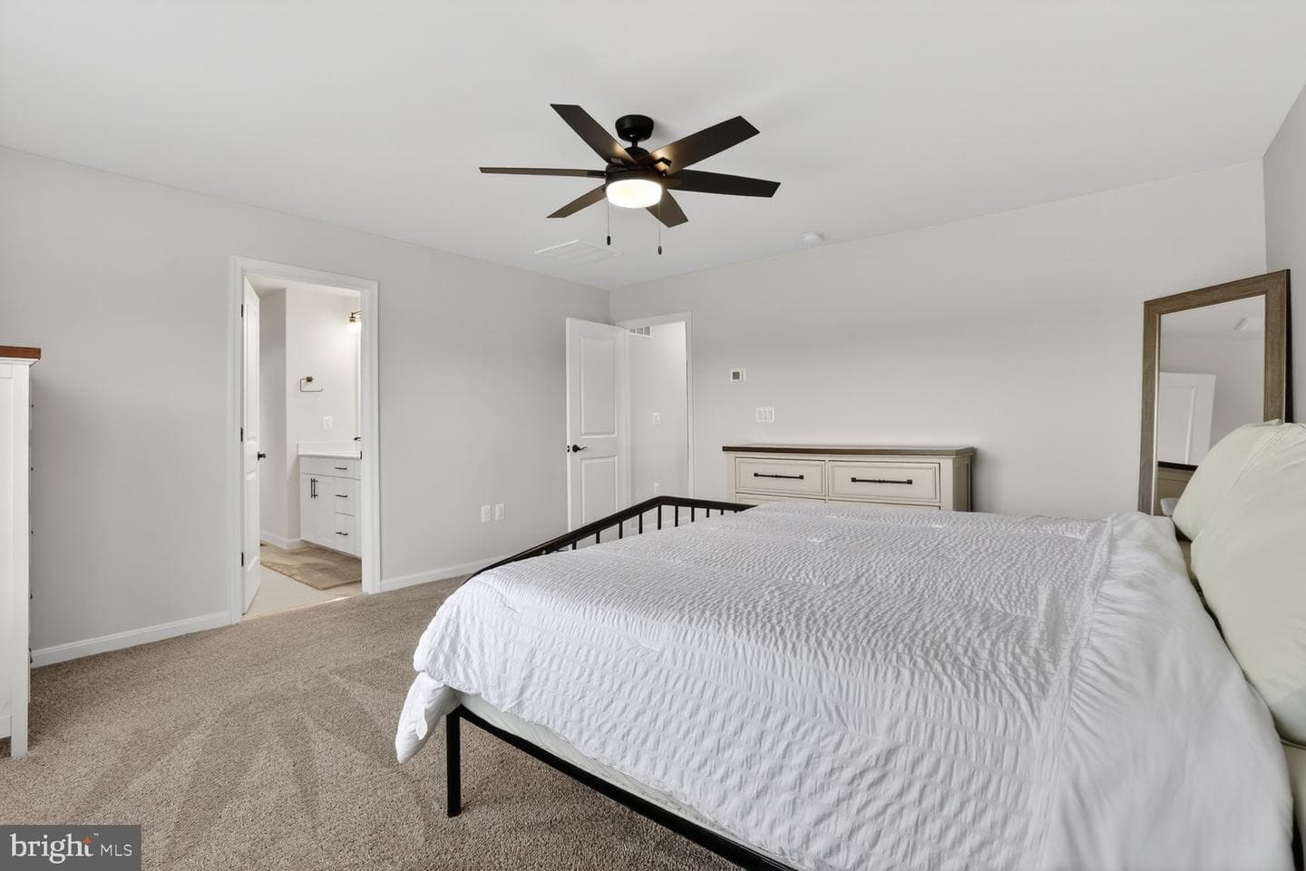8509 Fleetwood Dr photo 18