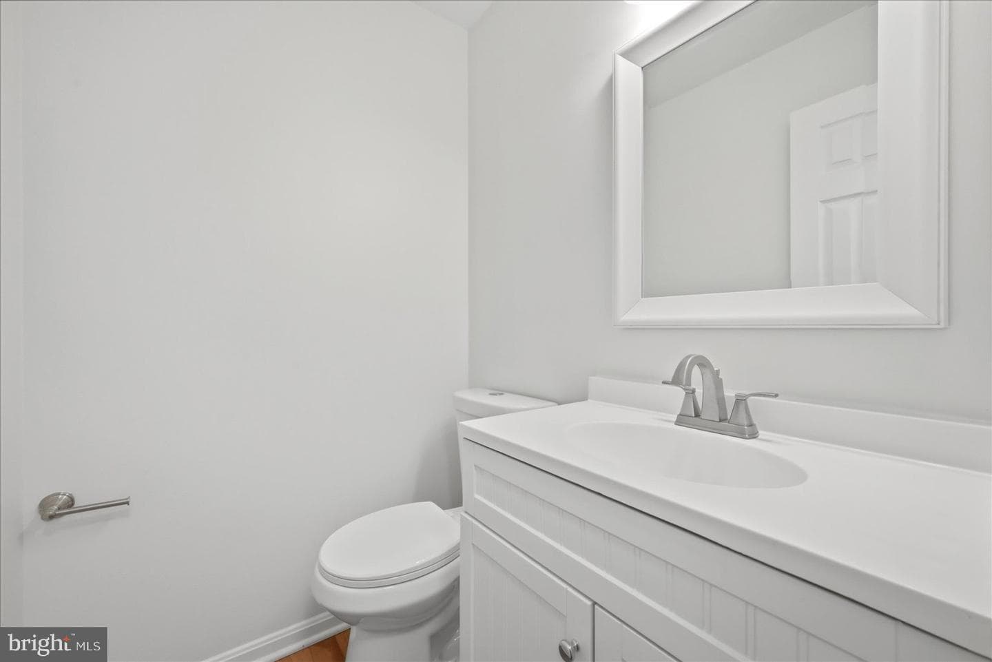 10403 Colechester Street photo 17