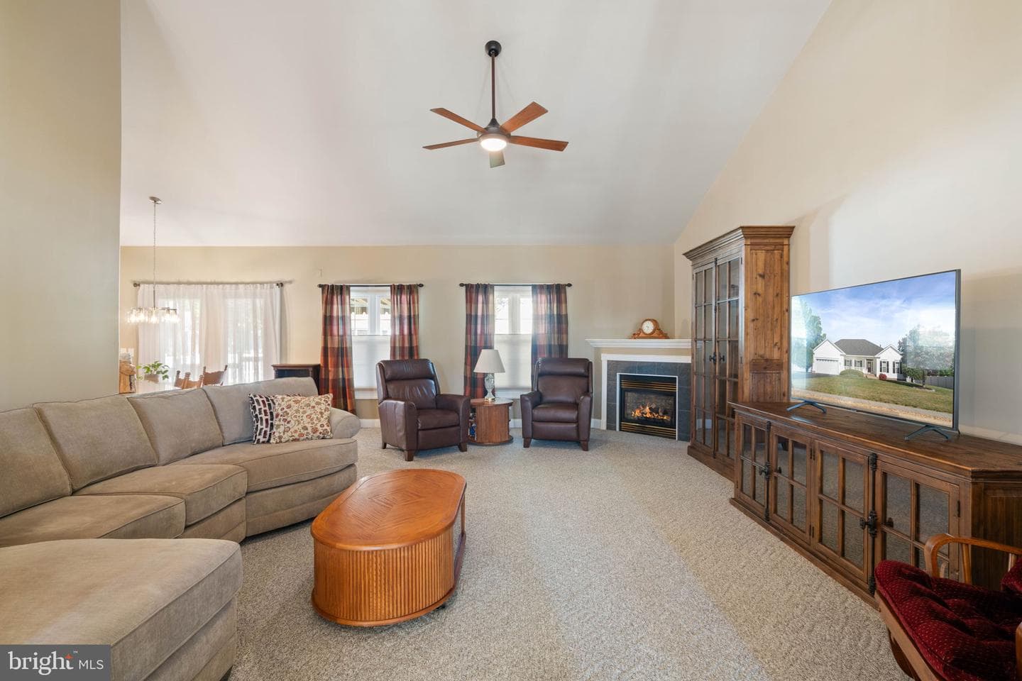 2707 Glendas Way photo 13