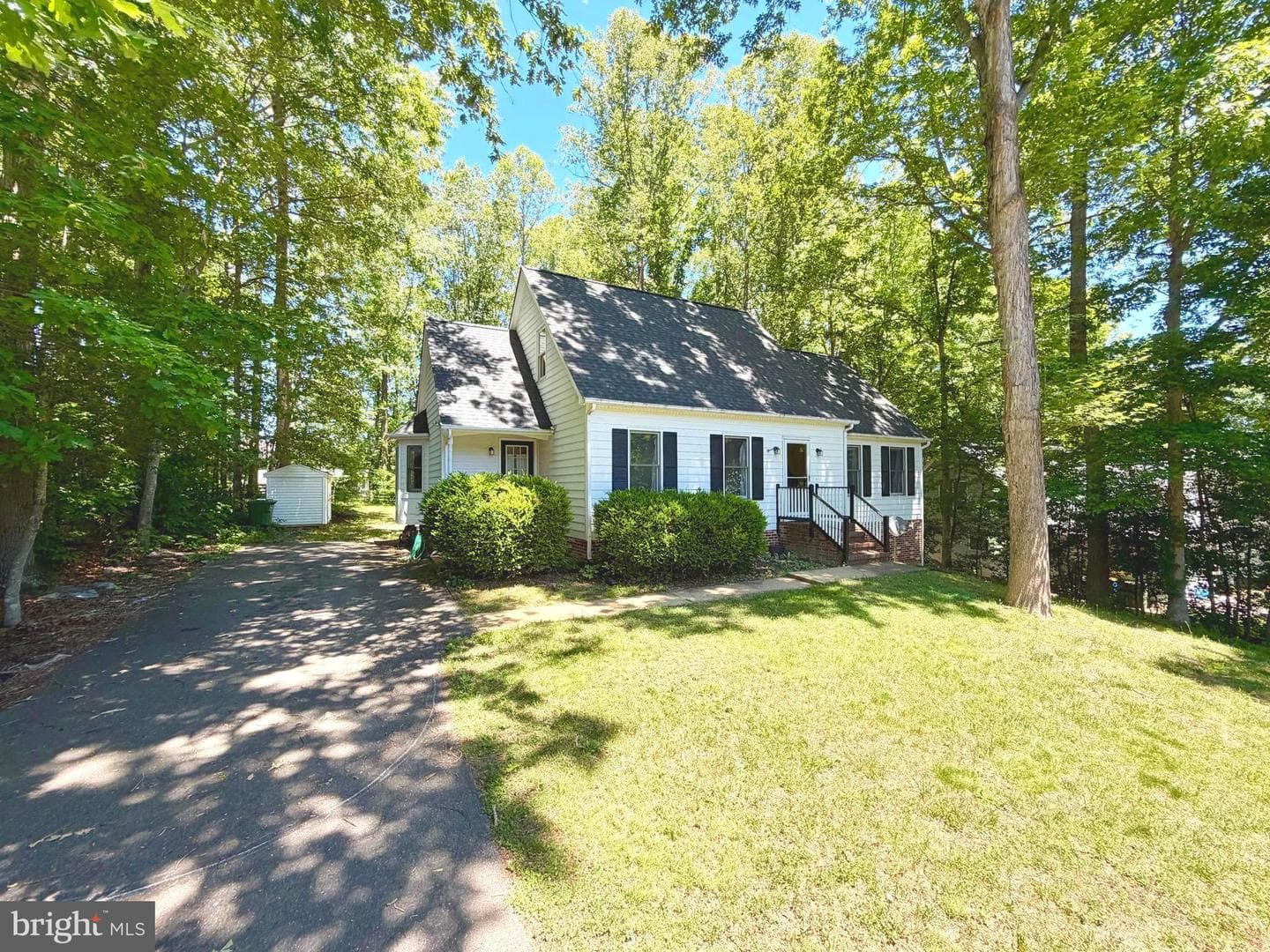 609 Stonewall Lane photo 2