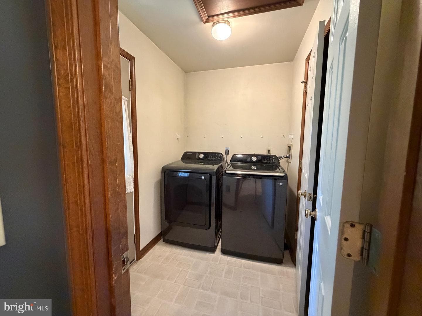 609 Stonewall Lane photo 34
