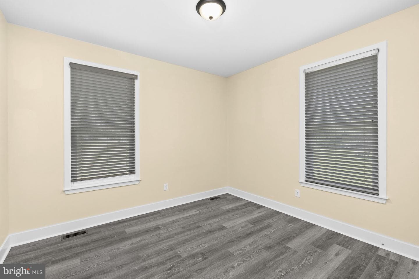 5802 Willow Tree Court photo 30