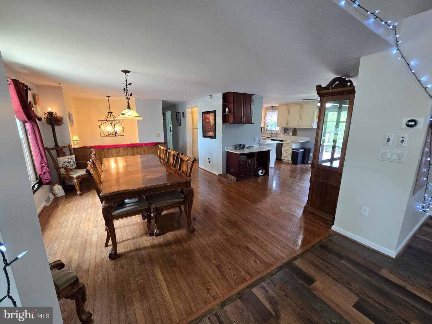 8908 Jennings Lane photo 17
