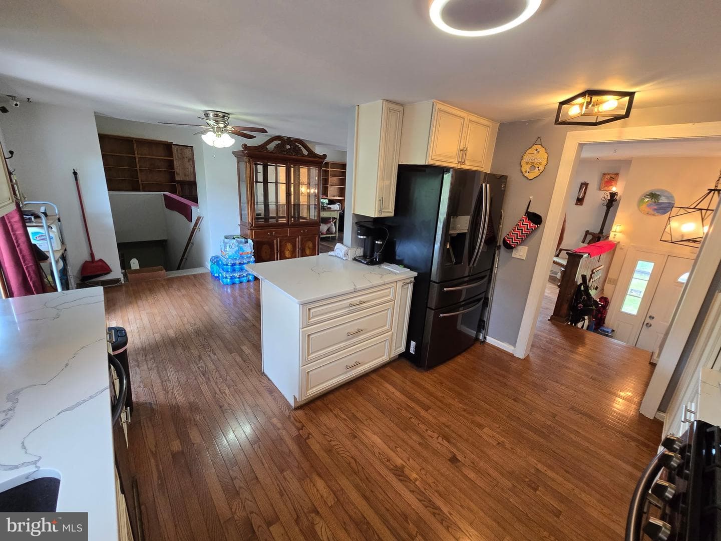 8908 Jennings Lane photo 22
