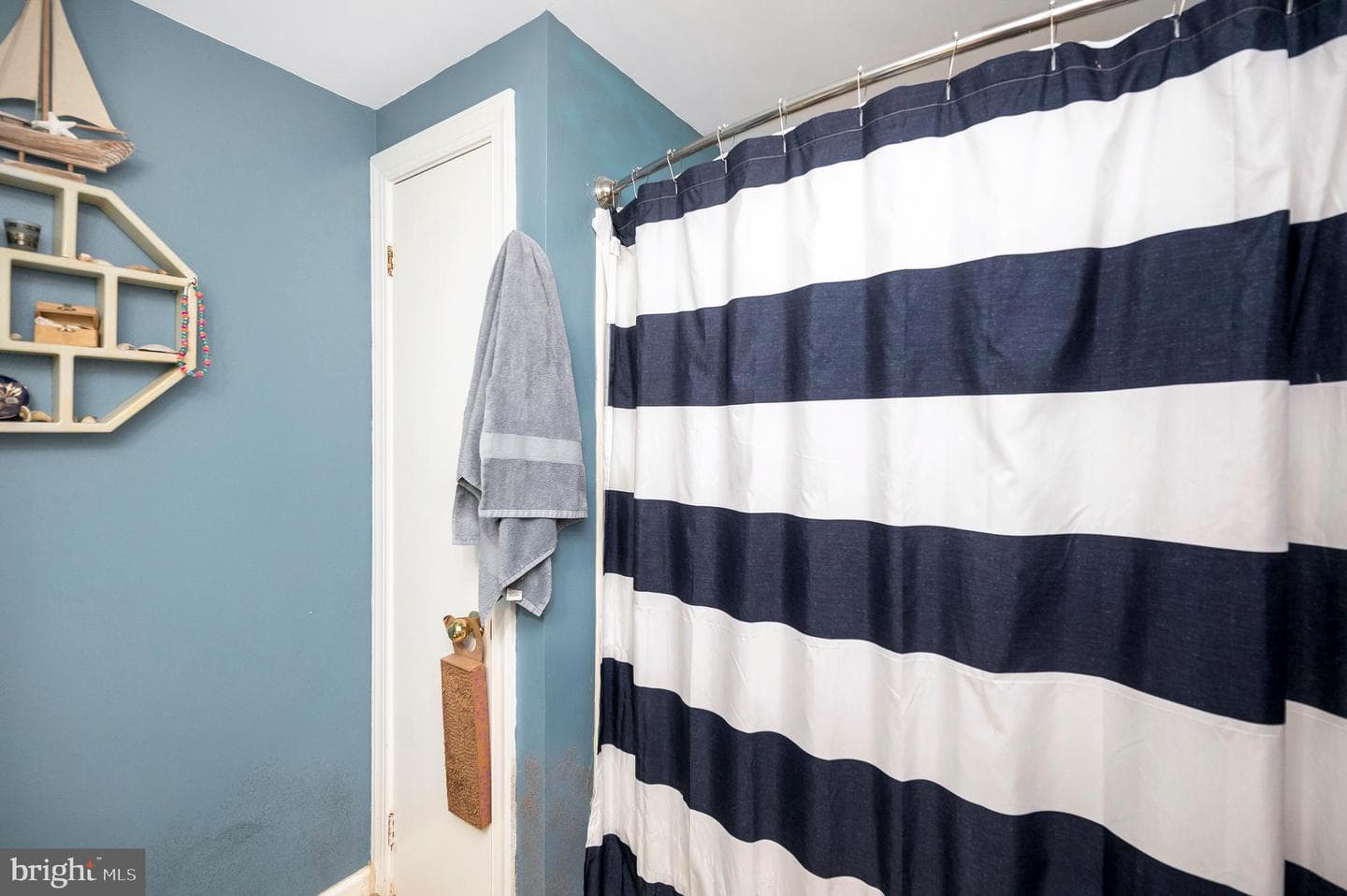 8908 Jennings Lane photo 39
