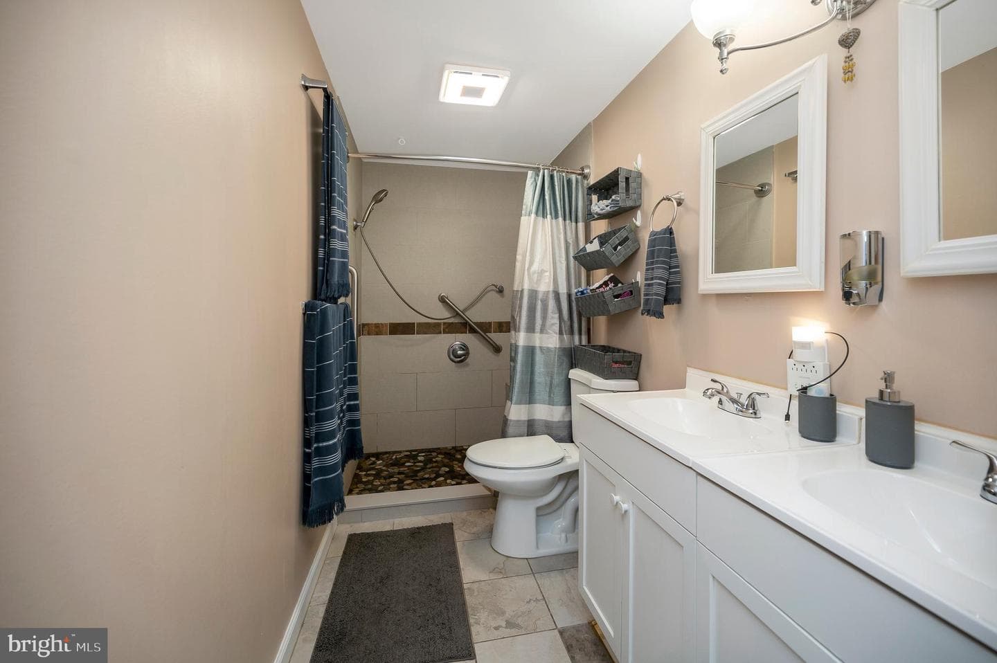 8908 Jennings Lane photo 46