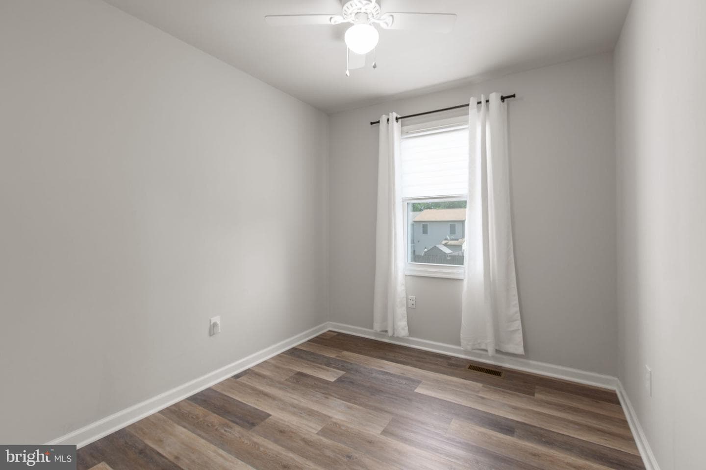 10307 Green Willow Avenue photo 24