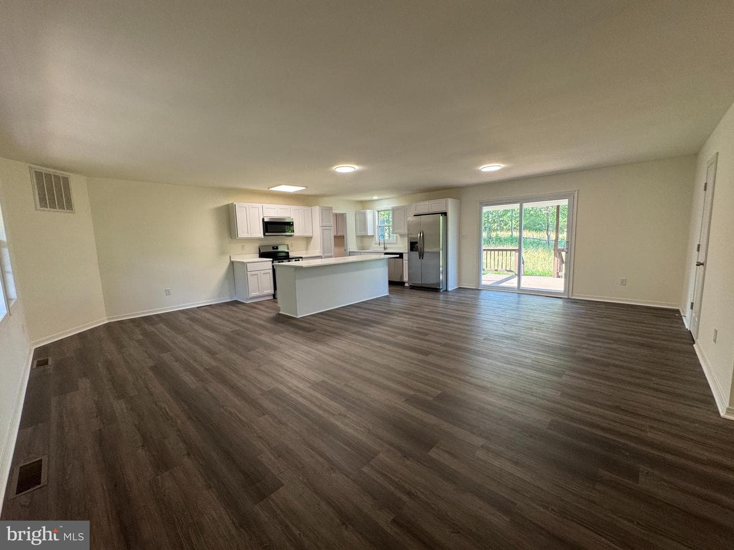 14720 Dovey Rd photo 3