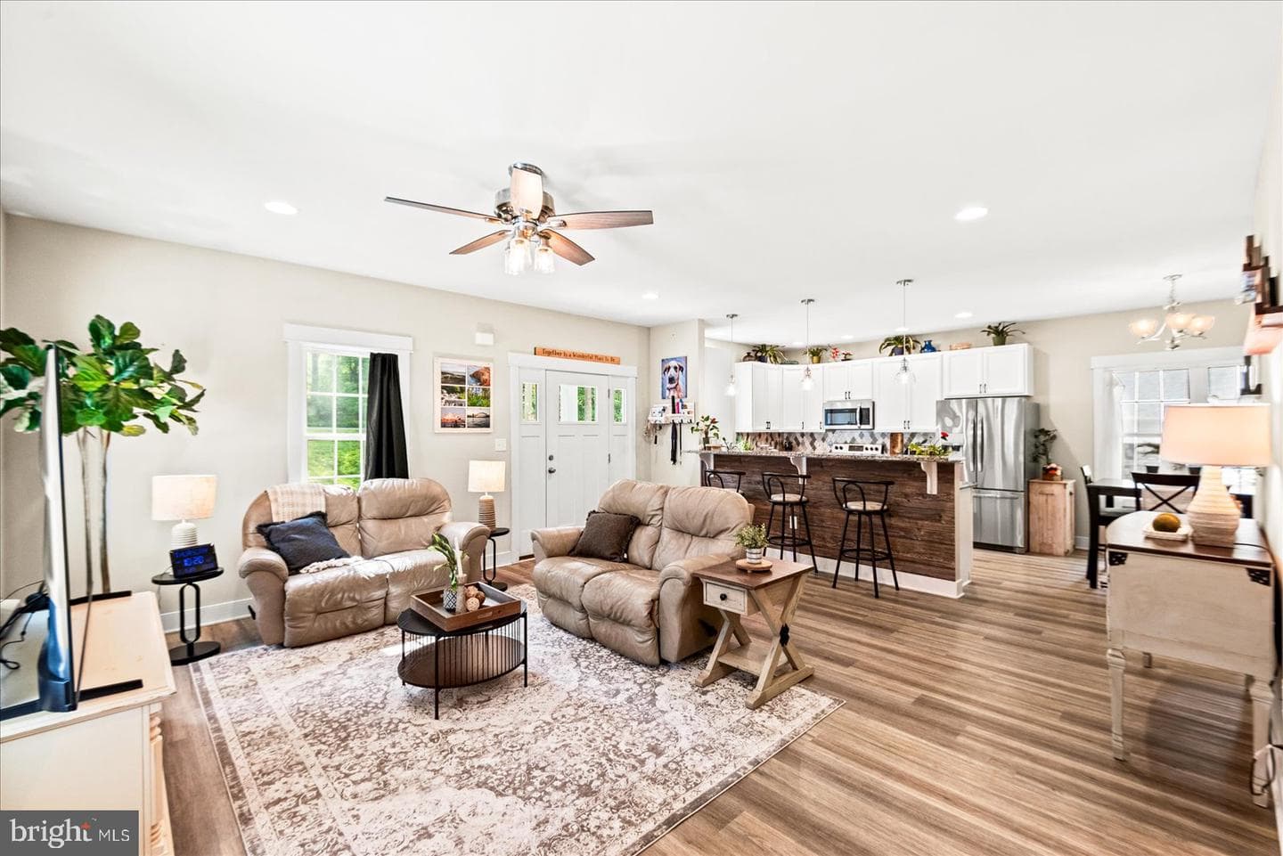 1504 Candlewood Street photo 9