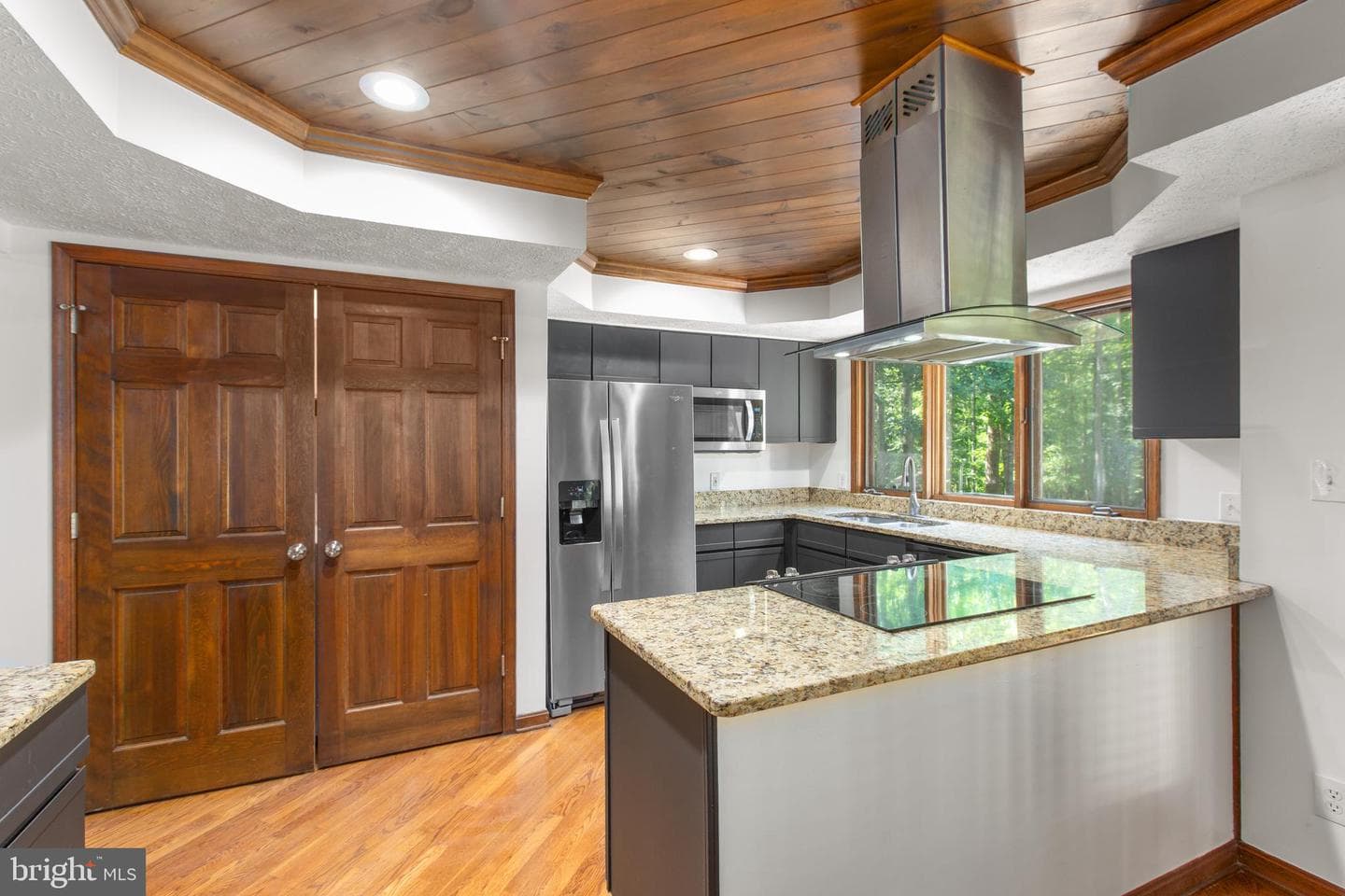 6906 Aspen Lane photo 5