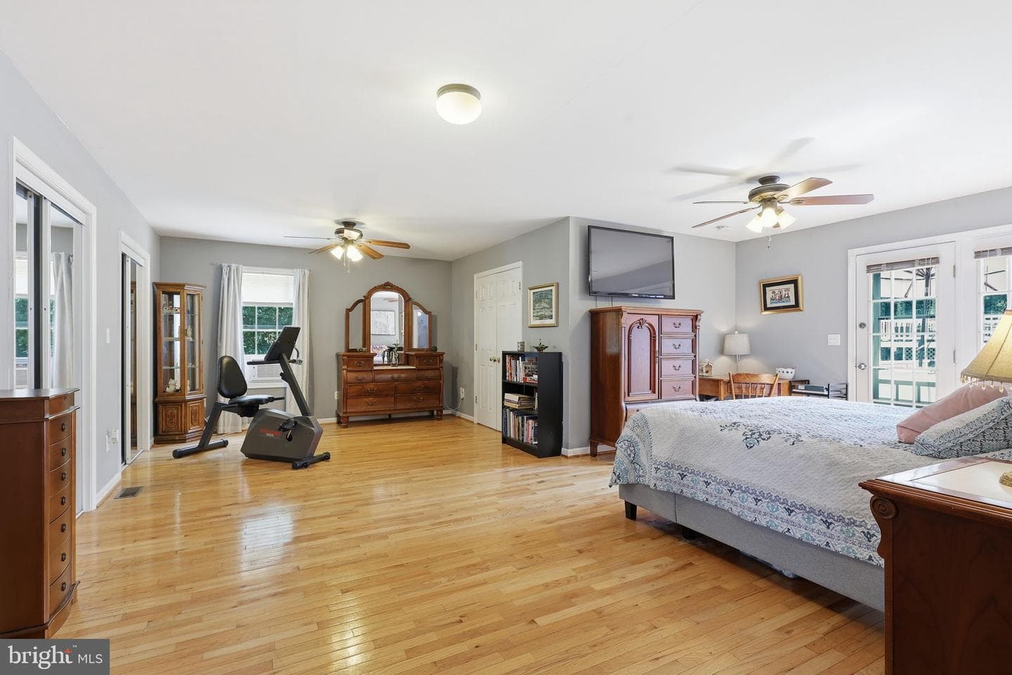 7422 Laura Lane photo 10