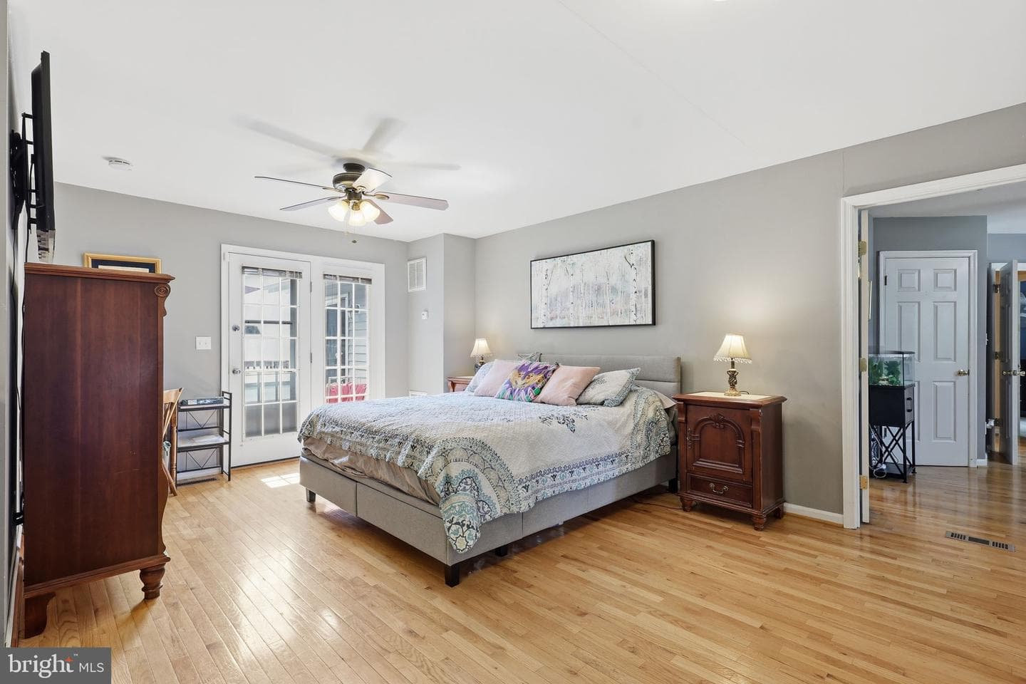 7422 Laura Lane photo 11