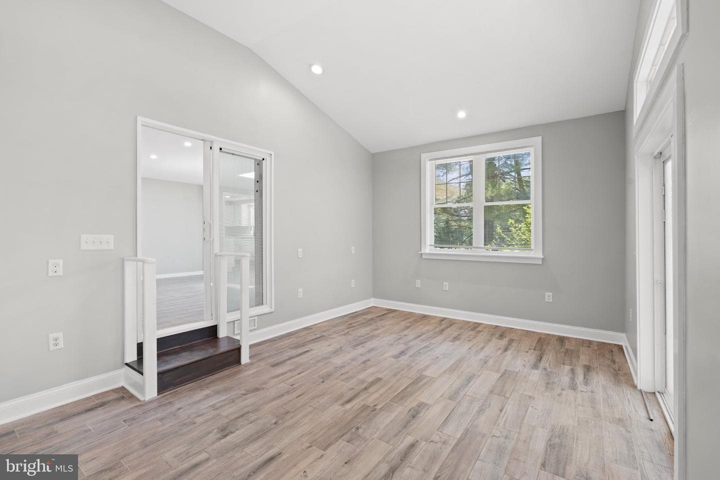 8405 Shirley Road photo 7