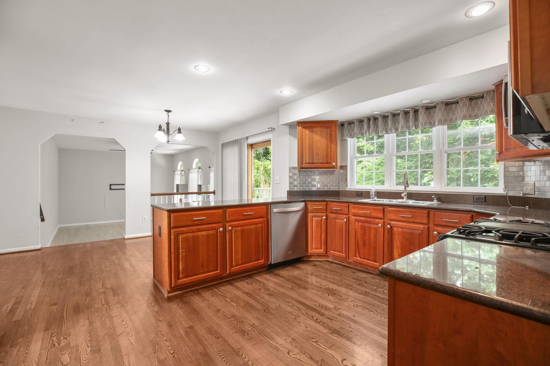 10205 N Hampton Ln photo 14