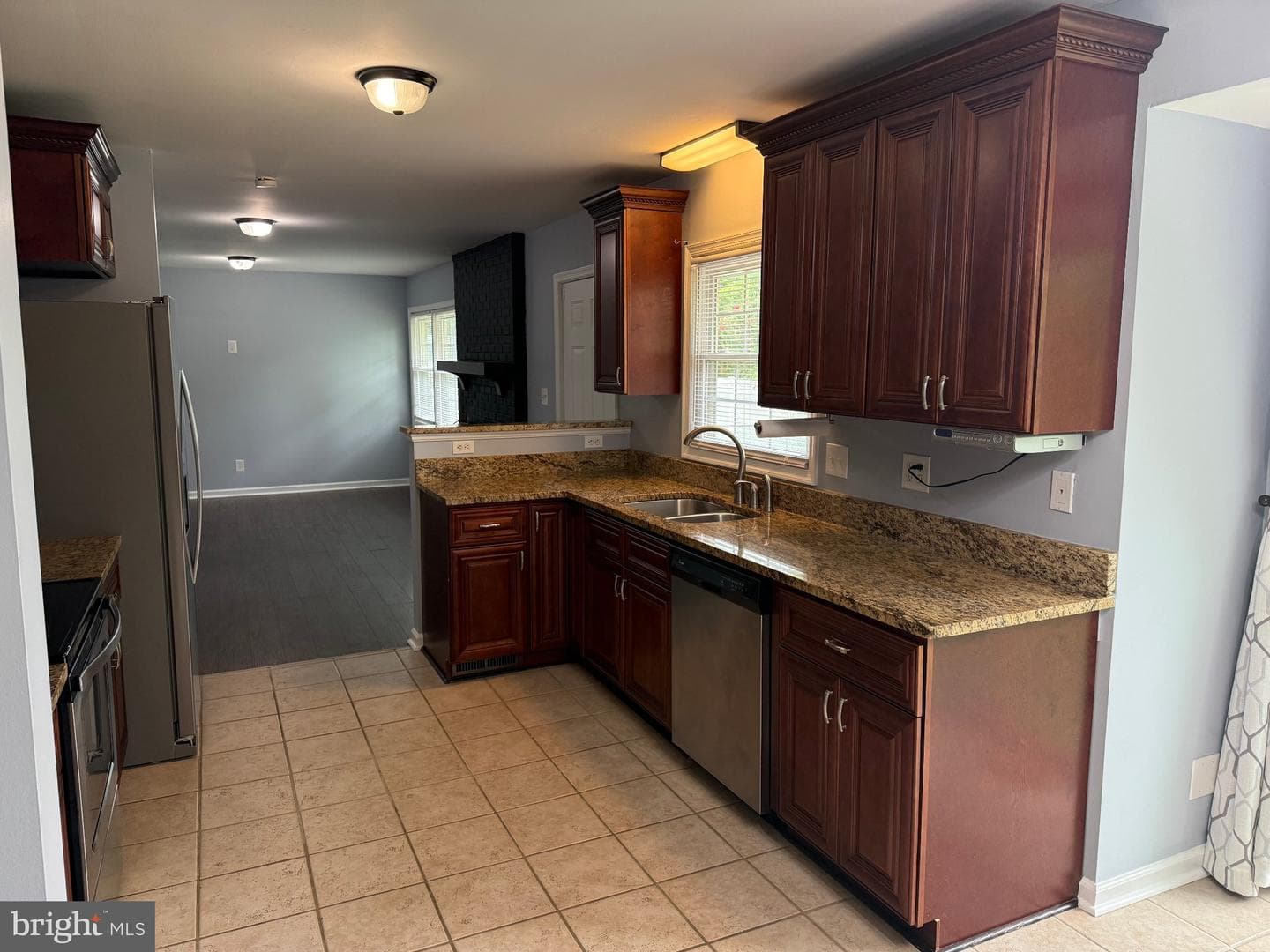 4112 Midway Street photo 9