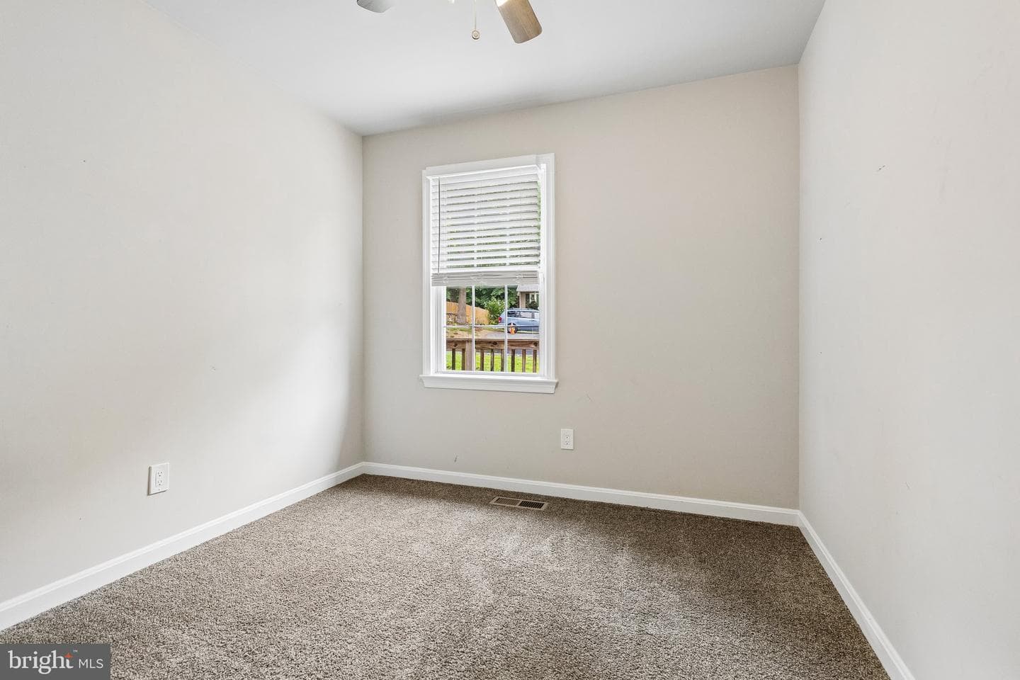343 Albany Street photo 10