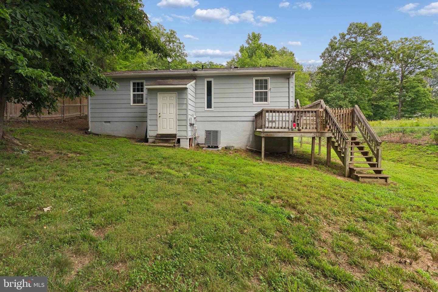 343 Albany Street photo 20