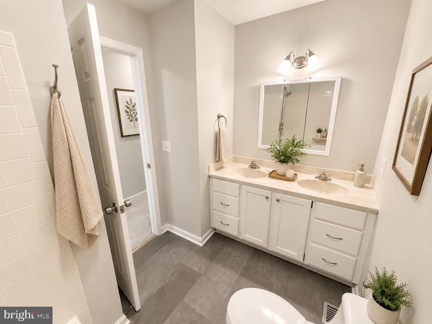 300 Beechnut Street photo 18