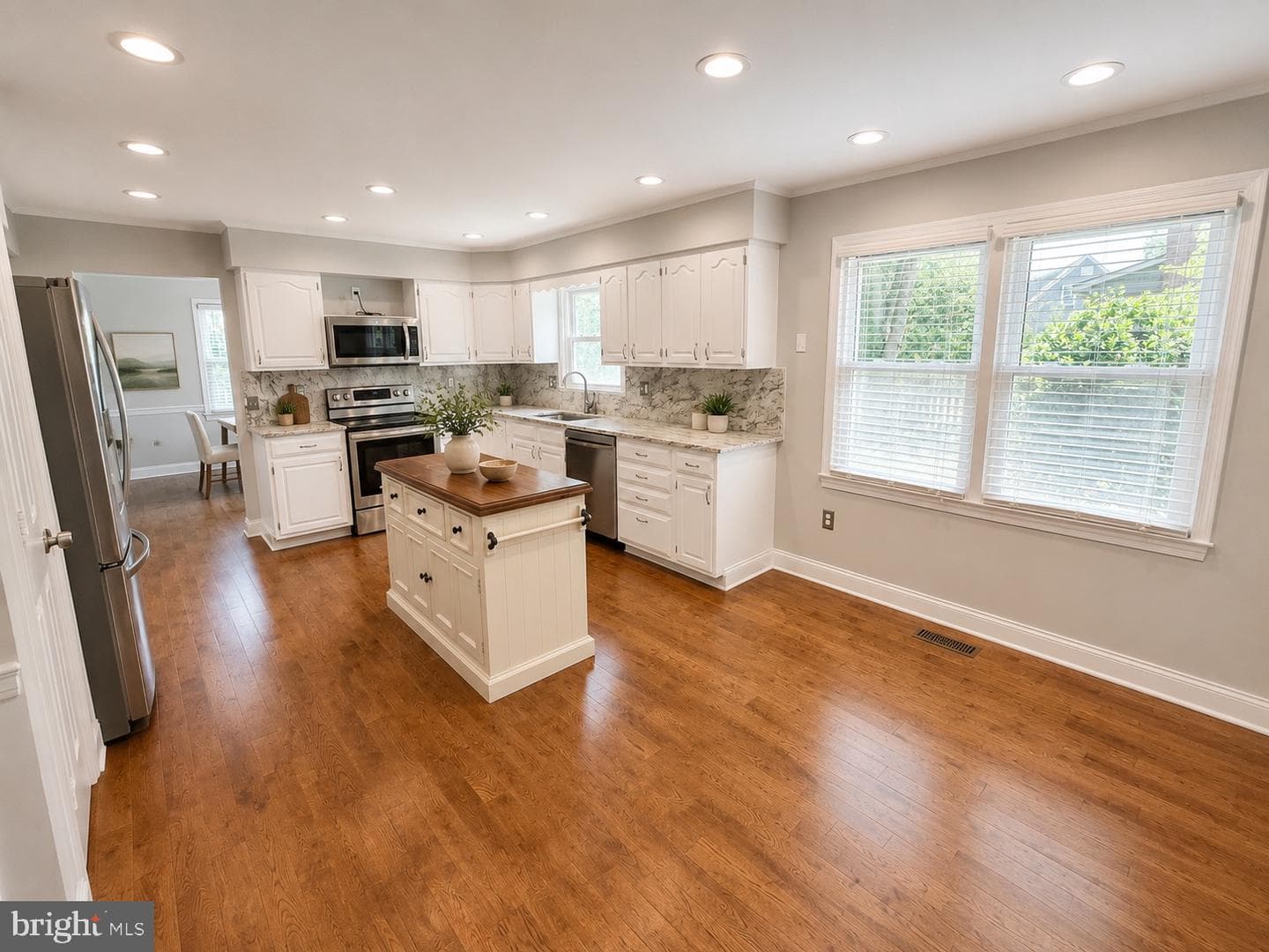 300 Beechnut Street photo 7